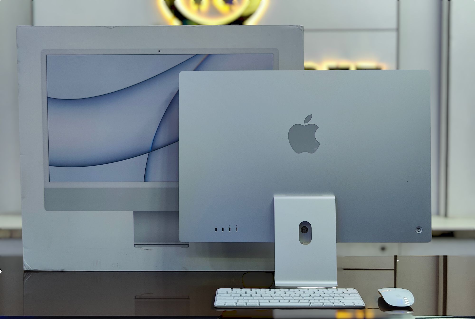 Apple iMac 2020 Apple M1 Chip 256GB SSD  24" Retina 4.5K Display With Magic Mouse & Keyboard