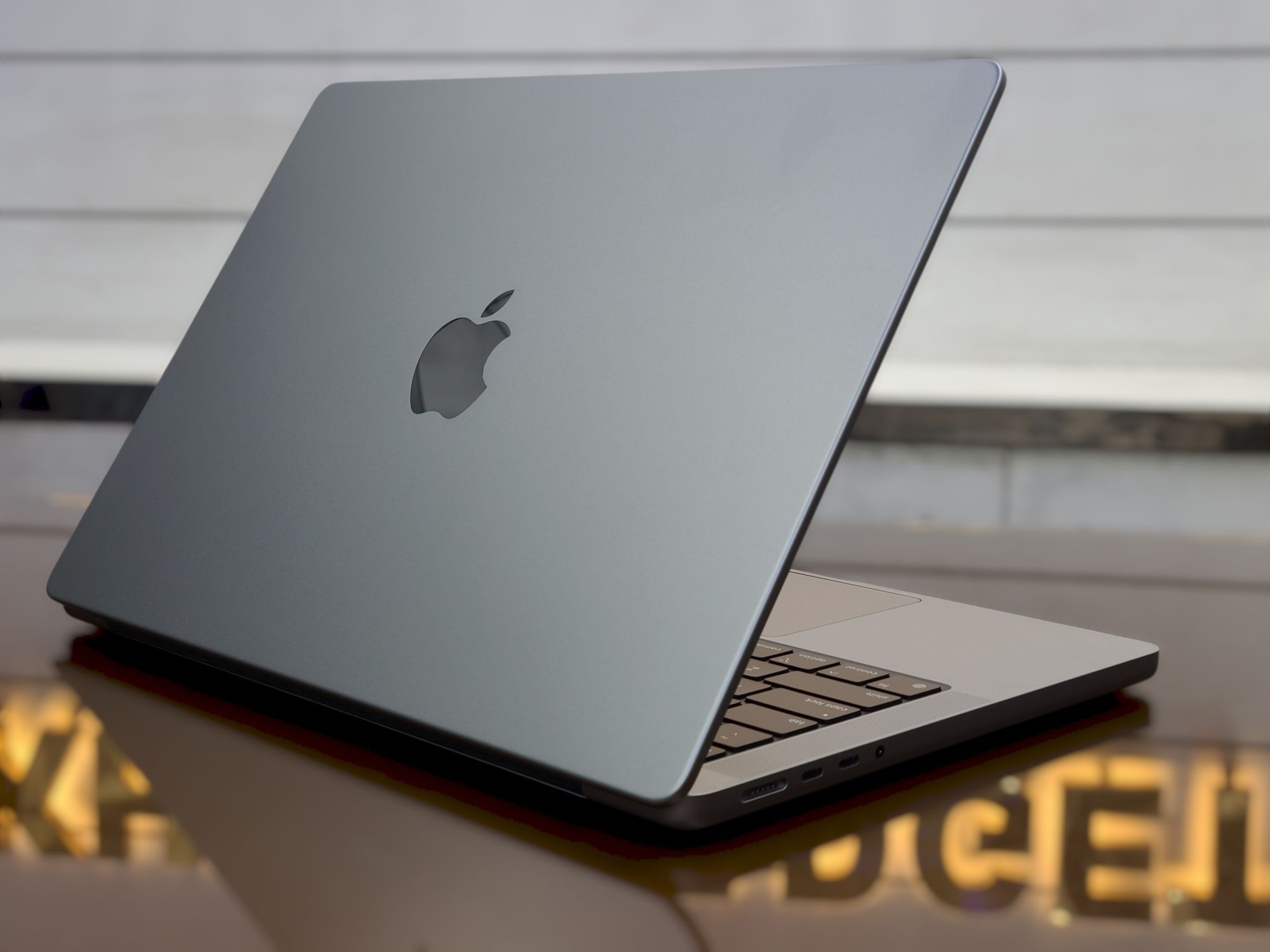 Apple MacBook Pro 14_A2442 (2021) - Space Gray Apple M1 Pro 512GB SSD 16GB RAM 14.2" Retina Display Laptop