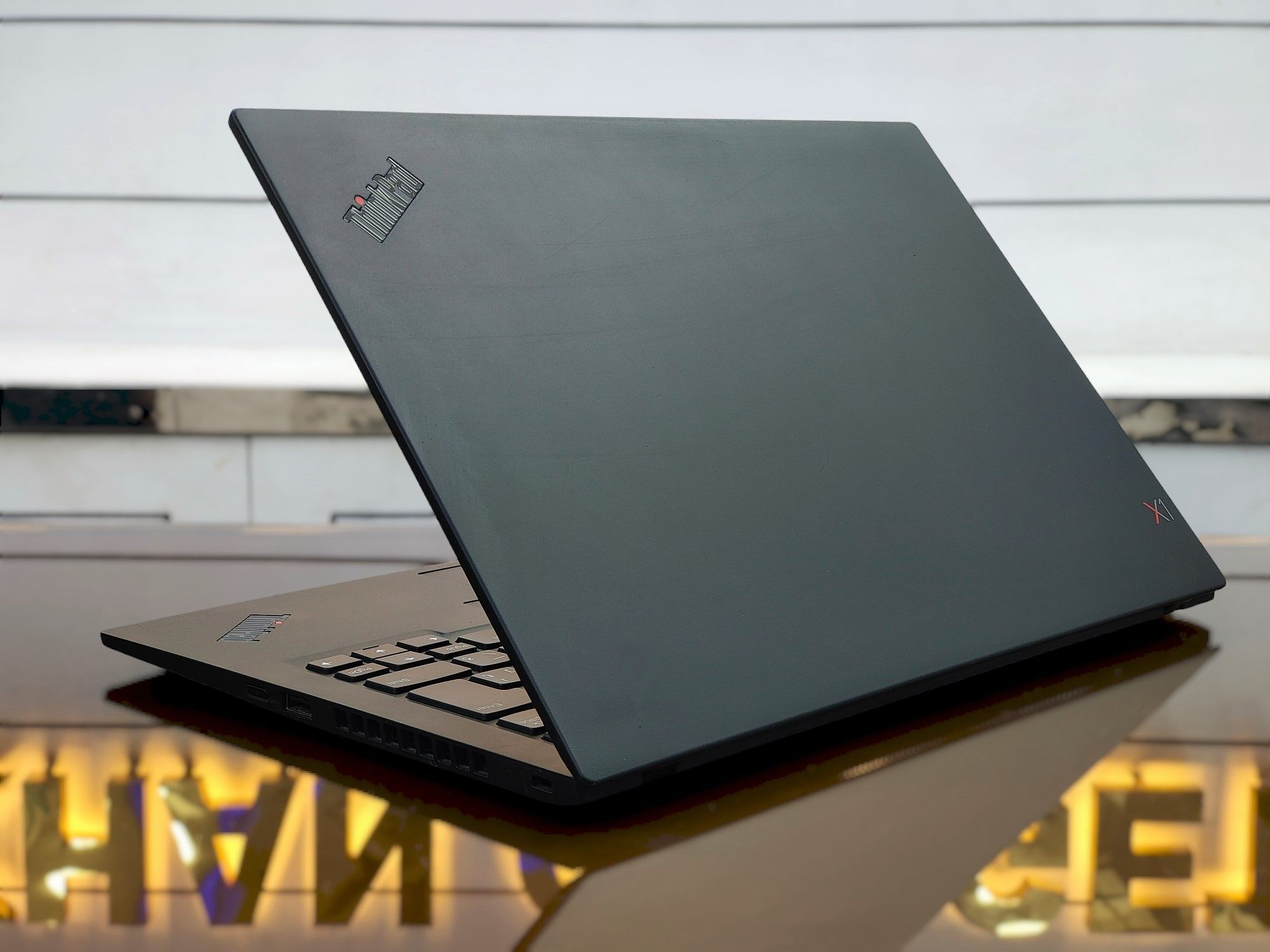 Lenovo ThinkPad X1 Carbon Gen 6 Core i5-8350U 16GB RAM 14" Display Laptop