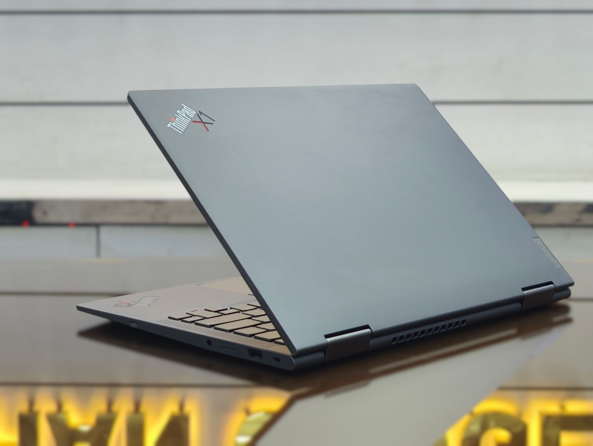 Lenovo ThinkPaD X1 Yoga - Gen 6 Core i7-1185G7 32GB RAM 512GB SSD 14" FHD+ Glass Touch Display 2-in-1 Laptop