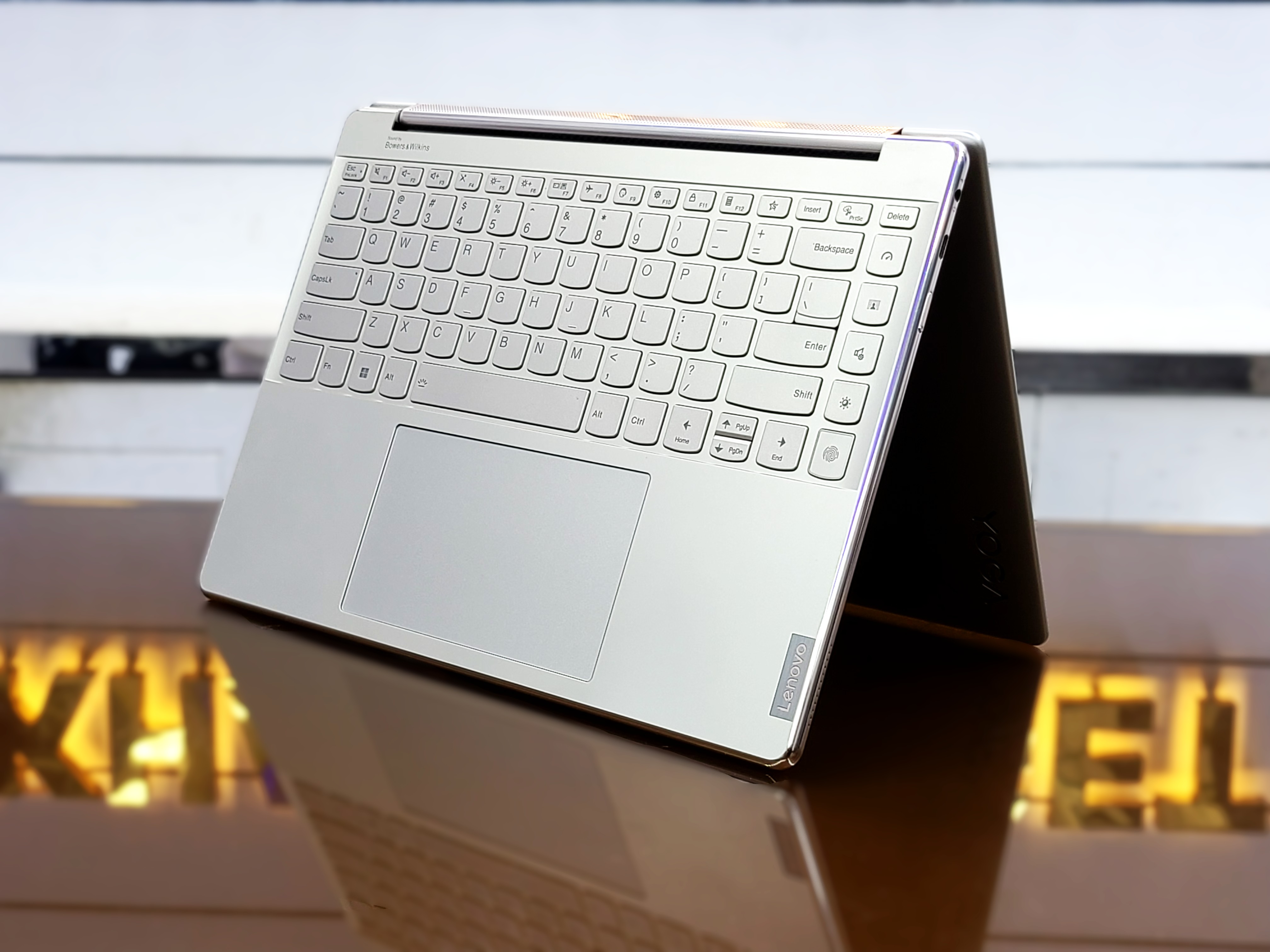 Lenovo Yoga 9 14IAP7 Core i7-1260P 512GB SSD 16GB RAM 14" 4K OLED Display Laptop