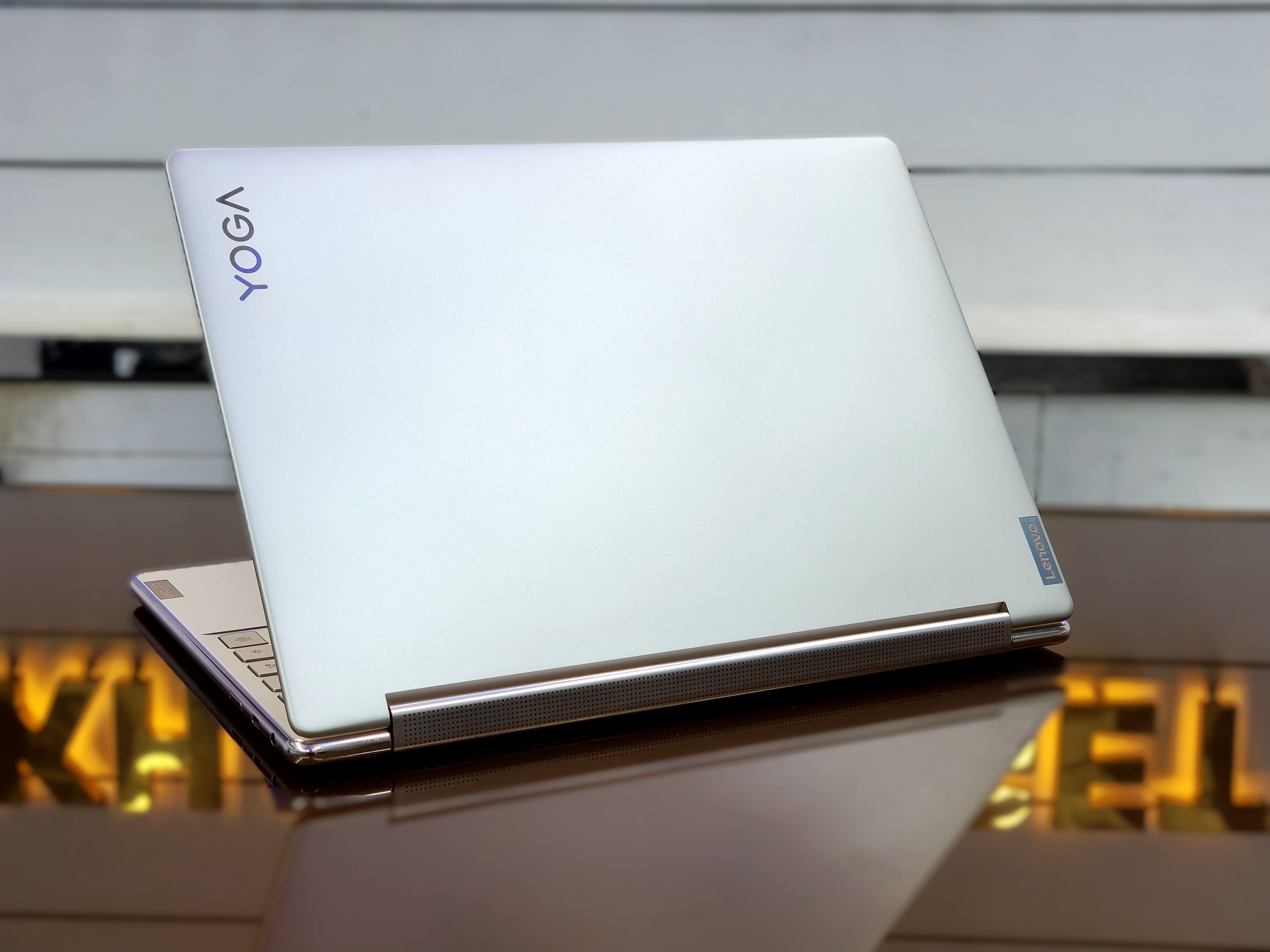 Lenovo Yoga 9 14IAP7 Core i7-1260P 512GB SSD 16GB RAM 14" 4K OLED Display Laptop