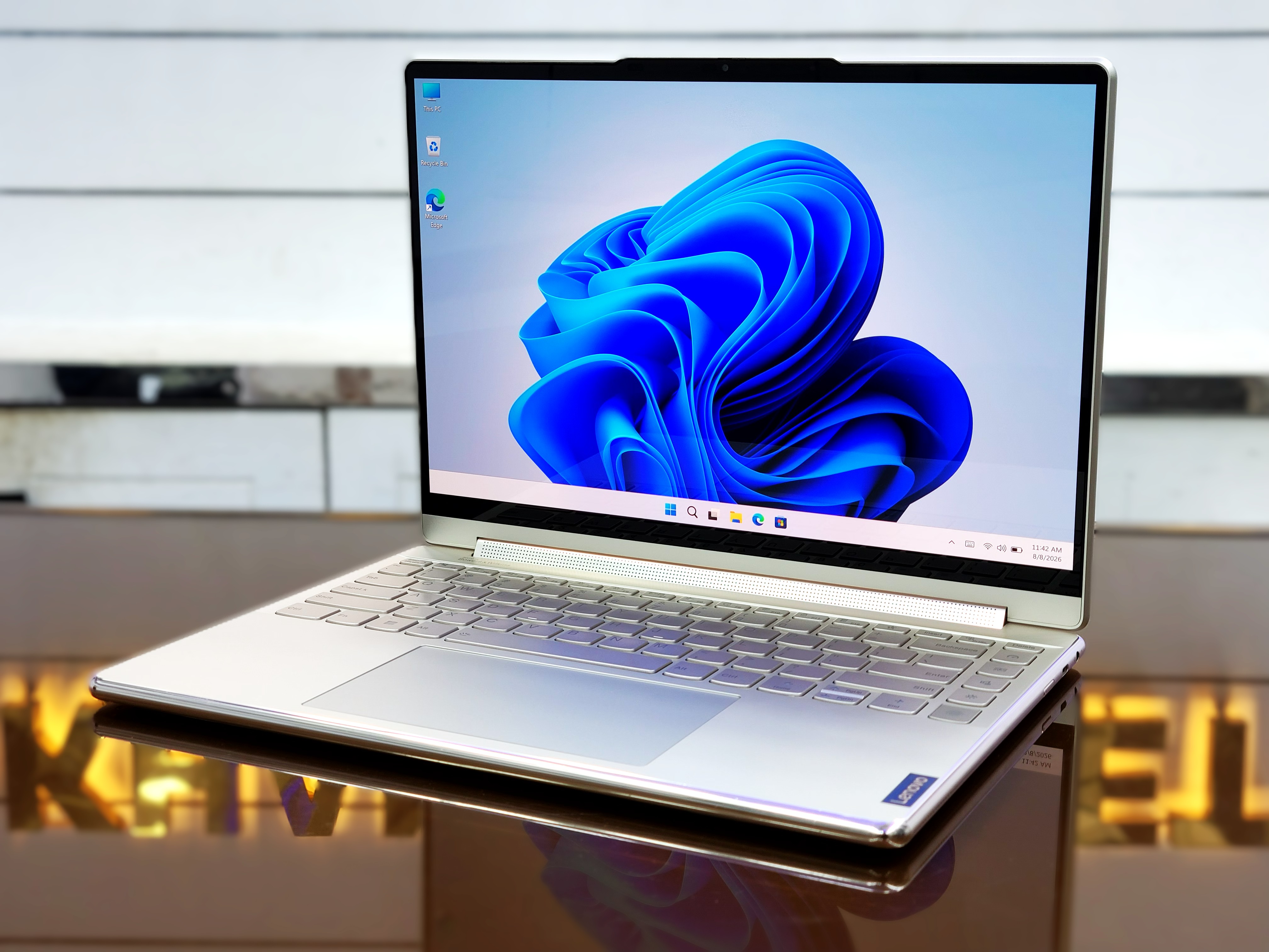 Lenovo Yoga 9 14IAP7 Core i7-1260P 512GB SSD 16GB RAM 14" 4K OLED Display Laptop