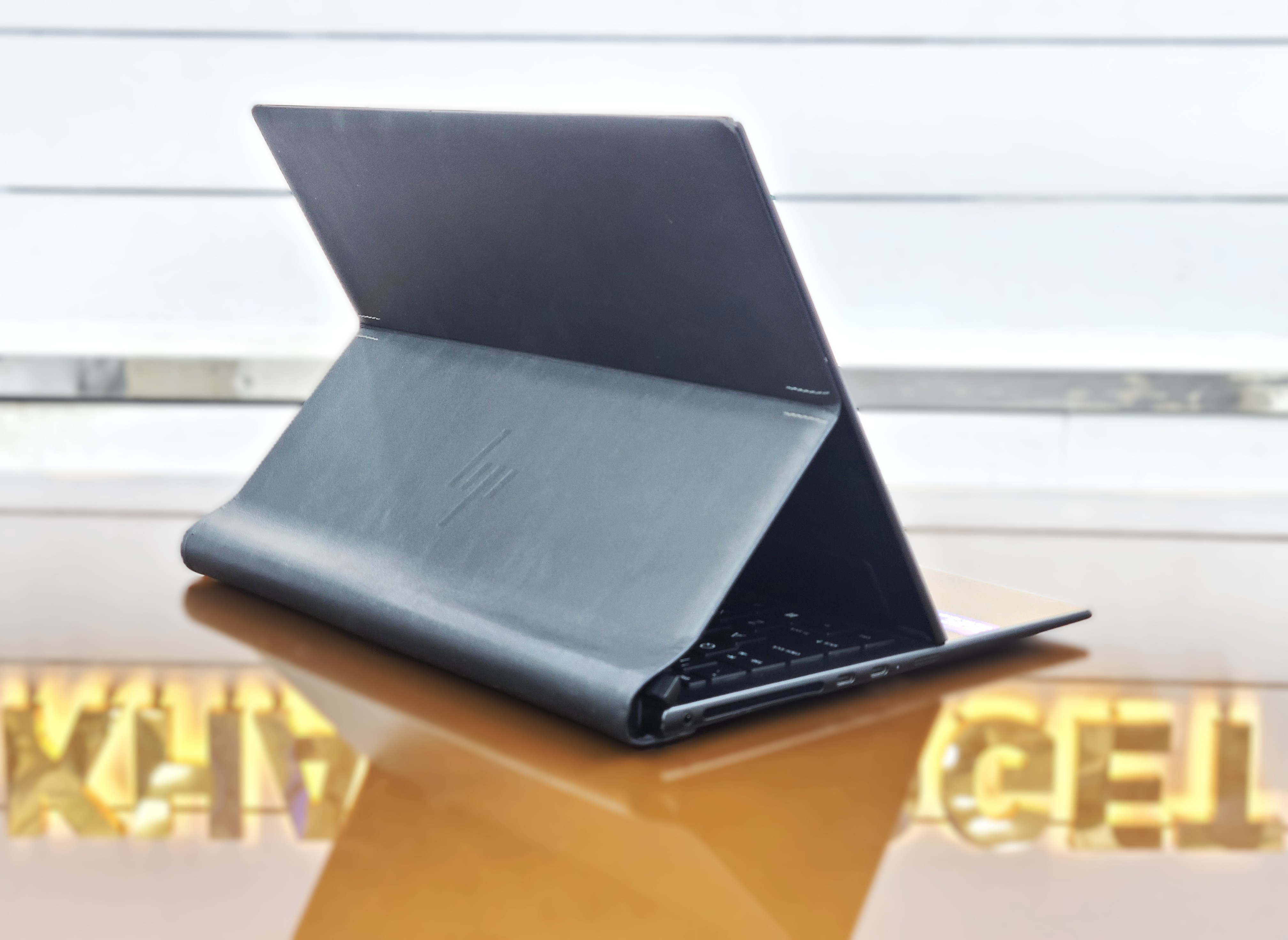 美品 HP Dragonfly i7 1265U 32GB 512GB QHD HP Elite Dragonfly G3 13.5