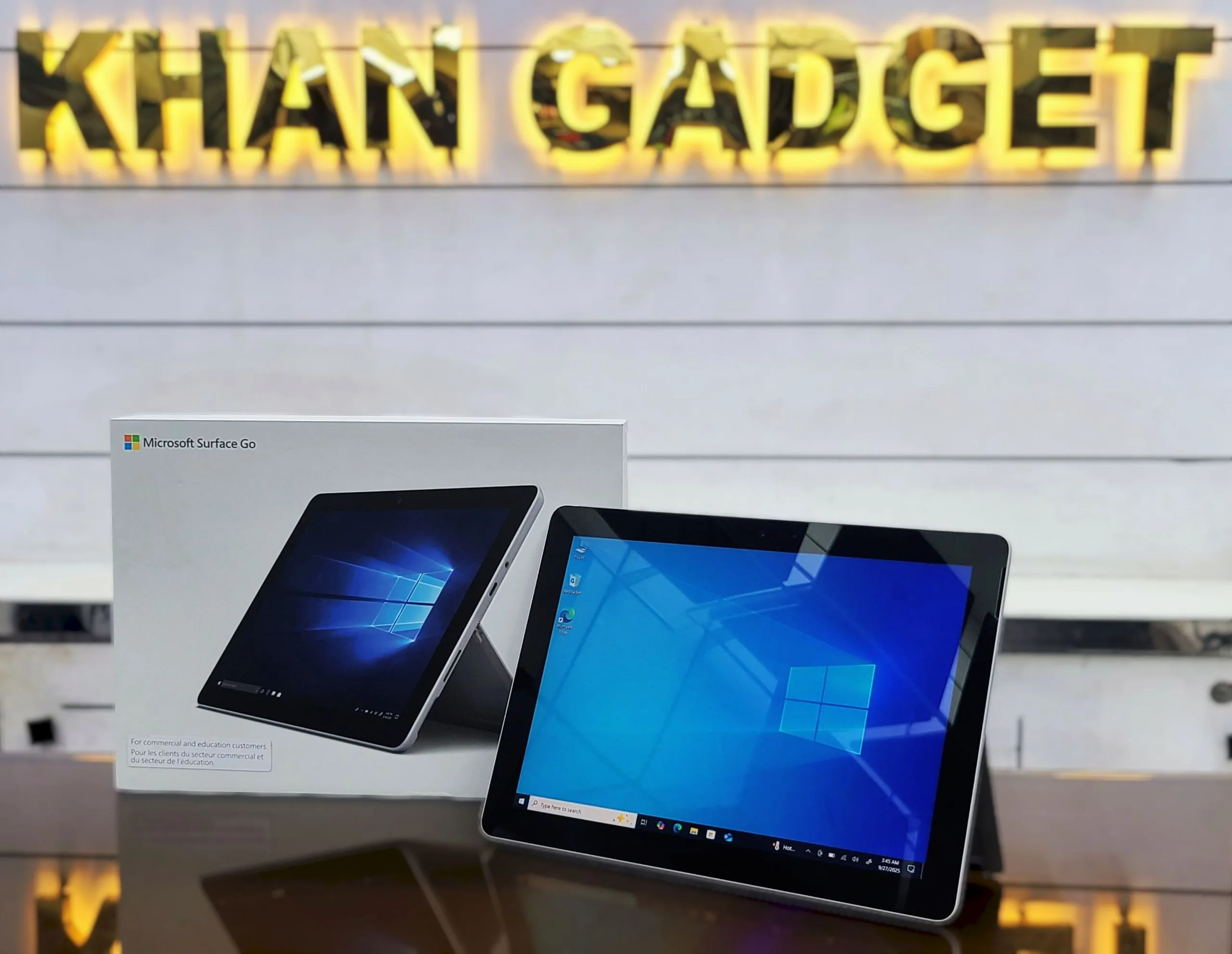 Microsoft Surface Go Pentium 4415Y 10.5" QHD Glass Touch Display 128GB SSD 8GB RAM With Full BOX Laptop
