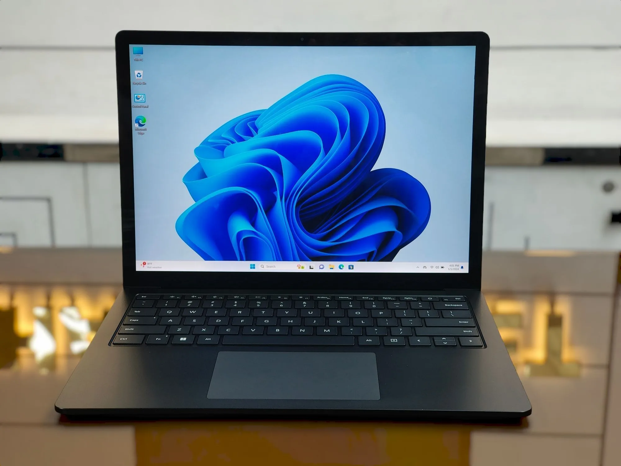 Microsoft Surface Laptop 4 Core i5-1145G7 256GB SSD 13.5" QHD Glass Touch Display Laptop