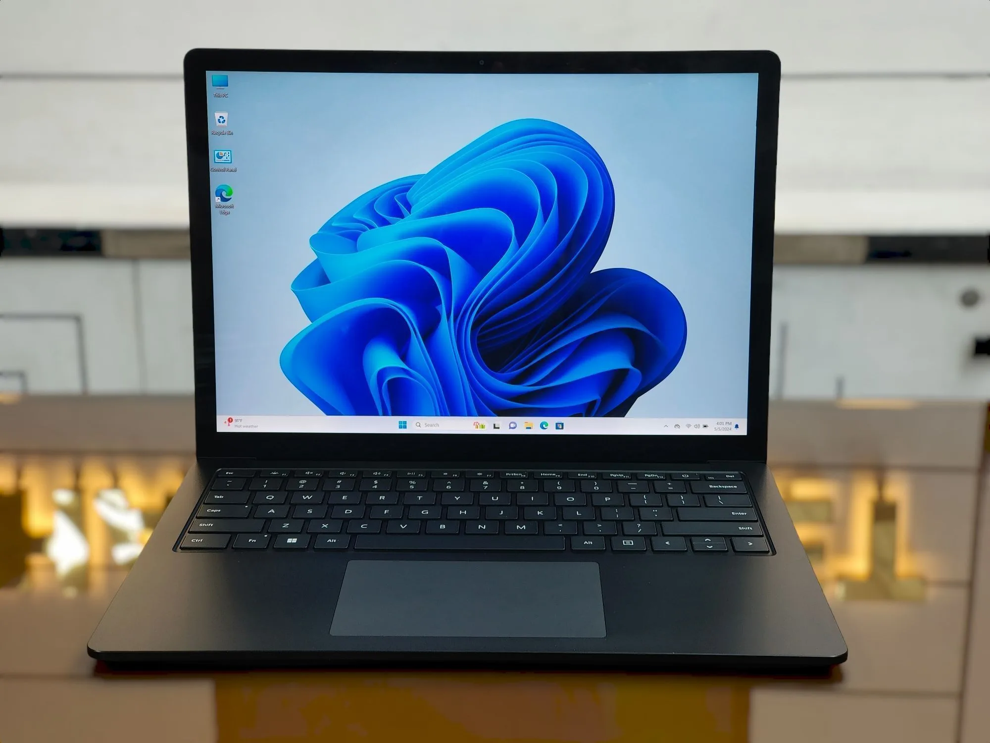 Microsoft Surface Laptop 5 Core i5-1245U 256GB SSD 16GB RAM 13.5" QHD Glass Touch Display
