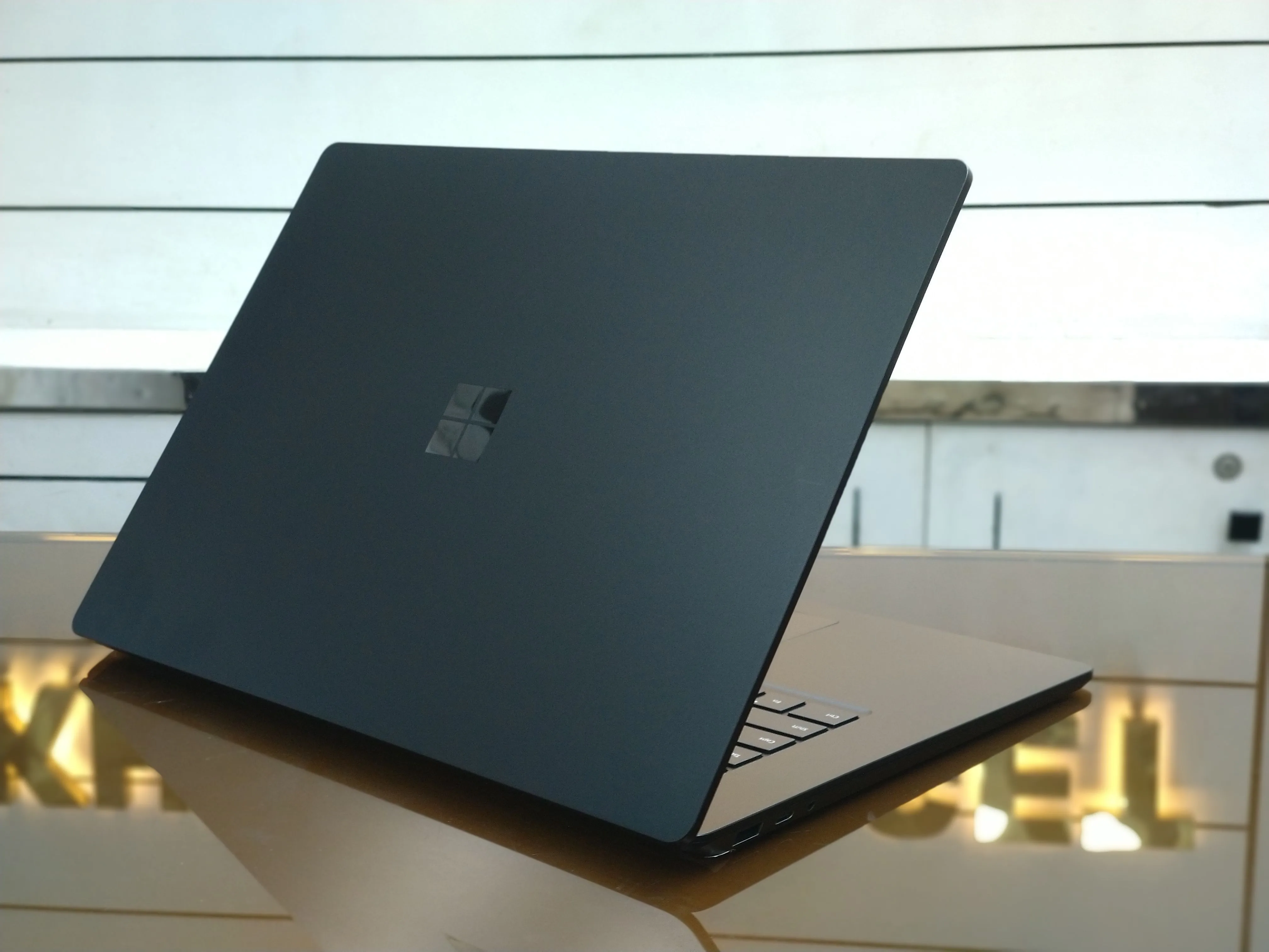 Microsoft Surface Laptop 5 Core i5-1245U 256GB SSD 16GB RAM 13.5" QHD Glass Touch Display