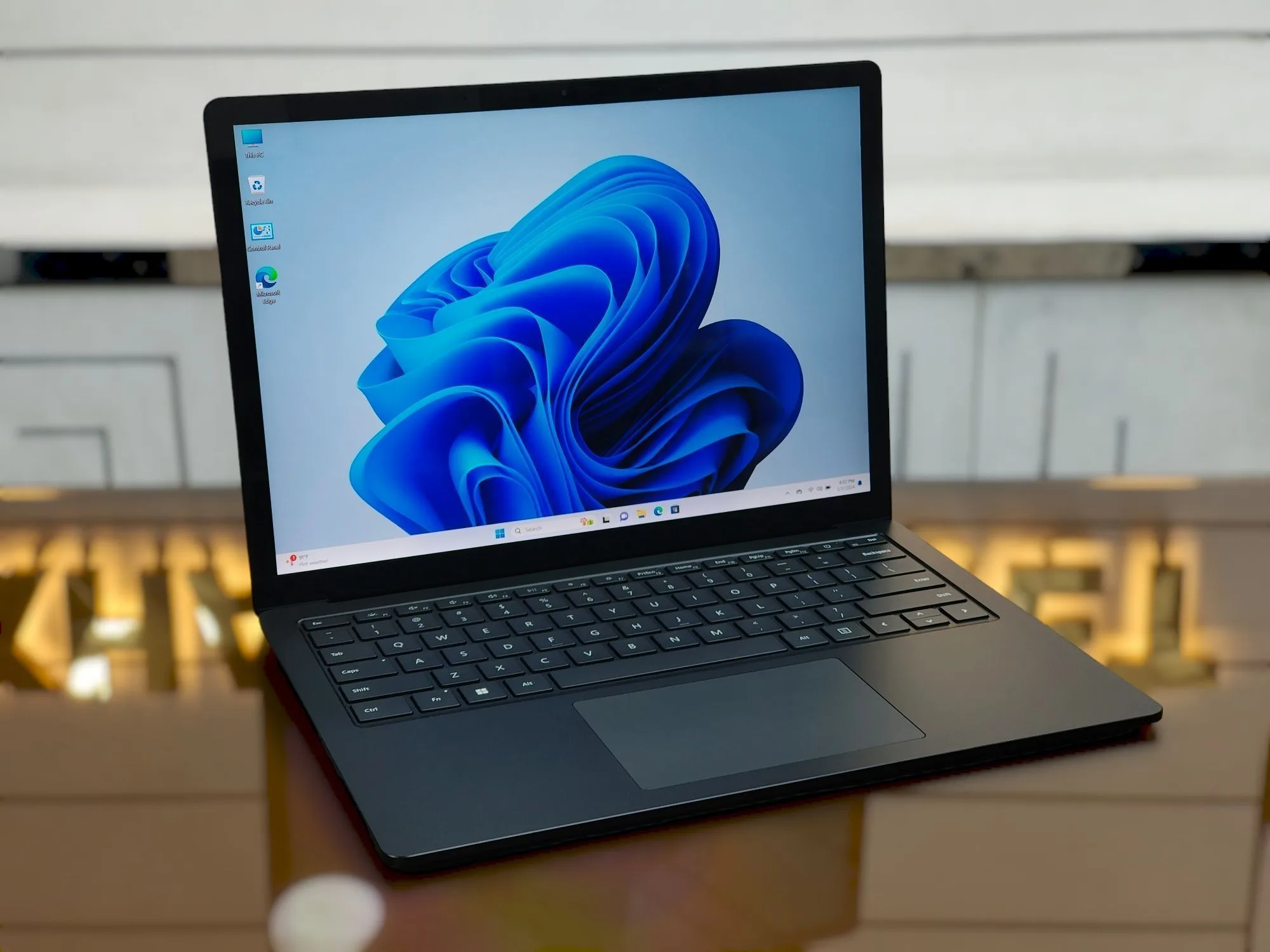 Microsoft Surface Laptop 5 Core i7-1265U 13.5" QHD Glass Touch Display 16GB RAM Laptop