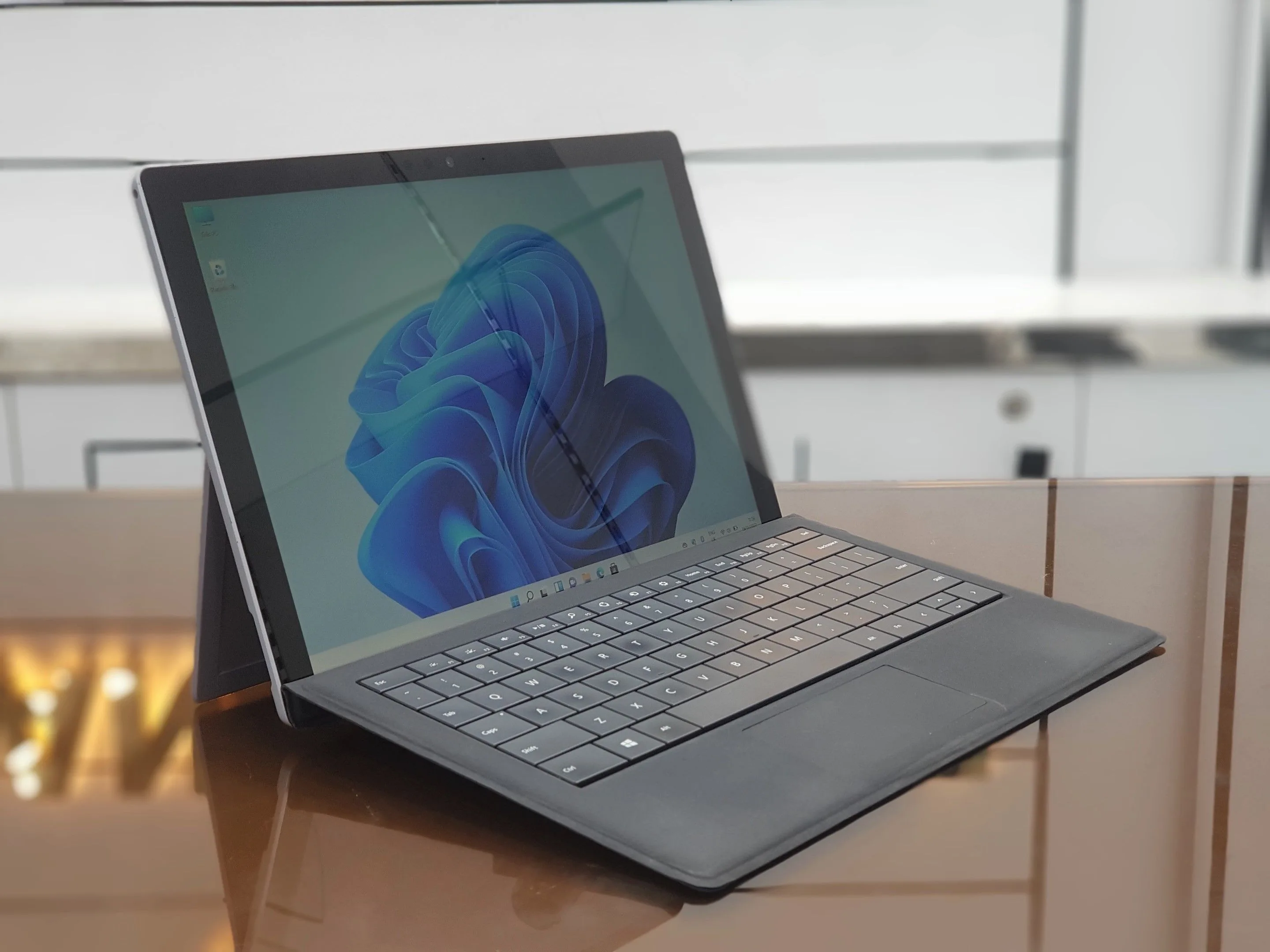 Microsoft Surface Pro 4| Core i5-6300U| SSD-256GB| Detachable Tablet
