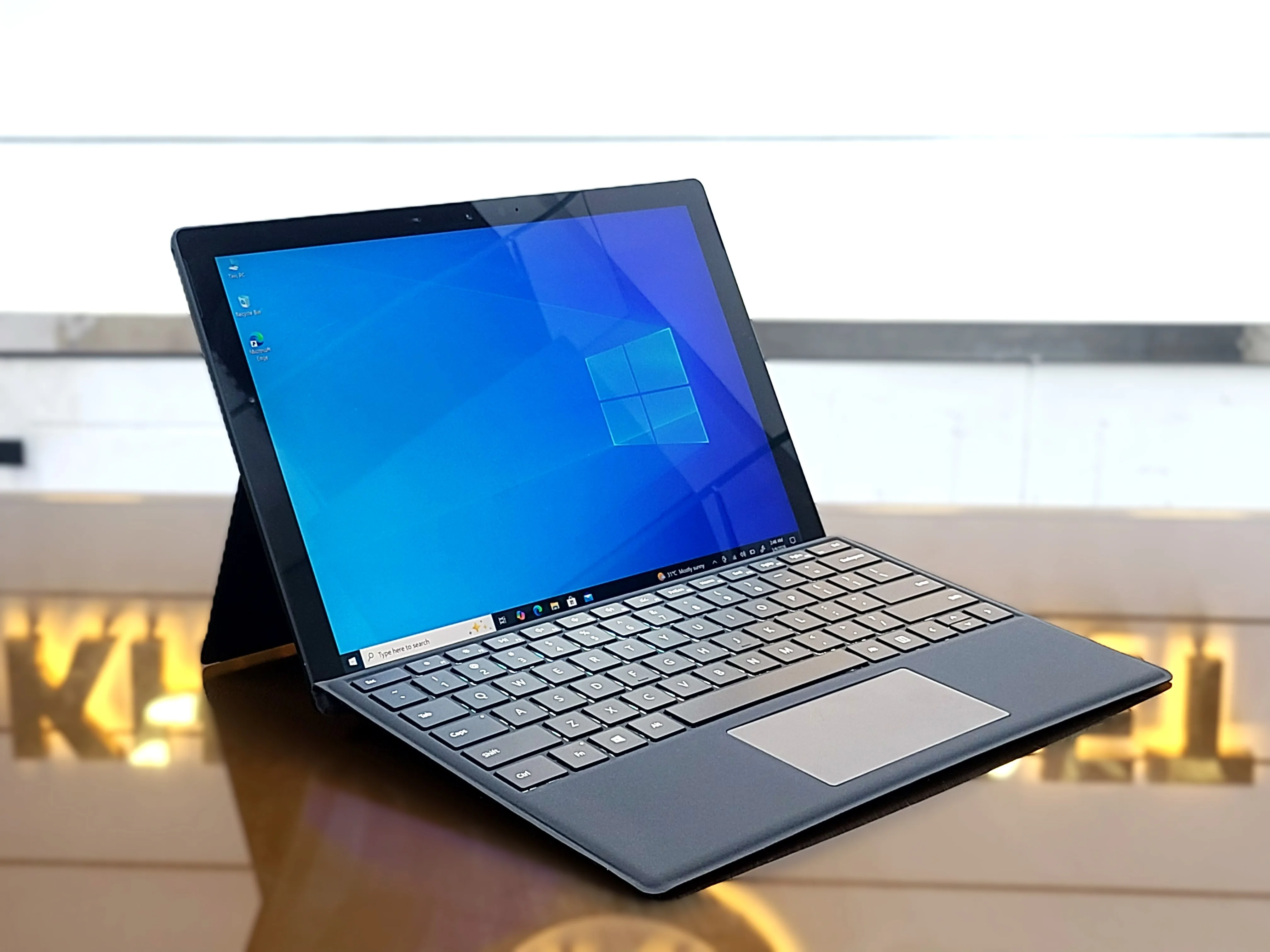 Microsoft Surface Pro 7+ Core i5-1135G7 256GB SSD 12.3" QHD Glass Touch Display With Surface Detachable Keyboard Laptop
