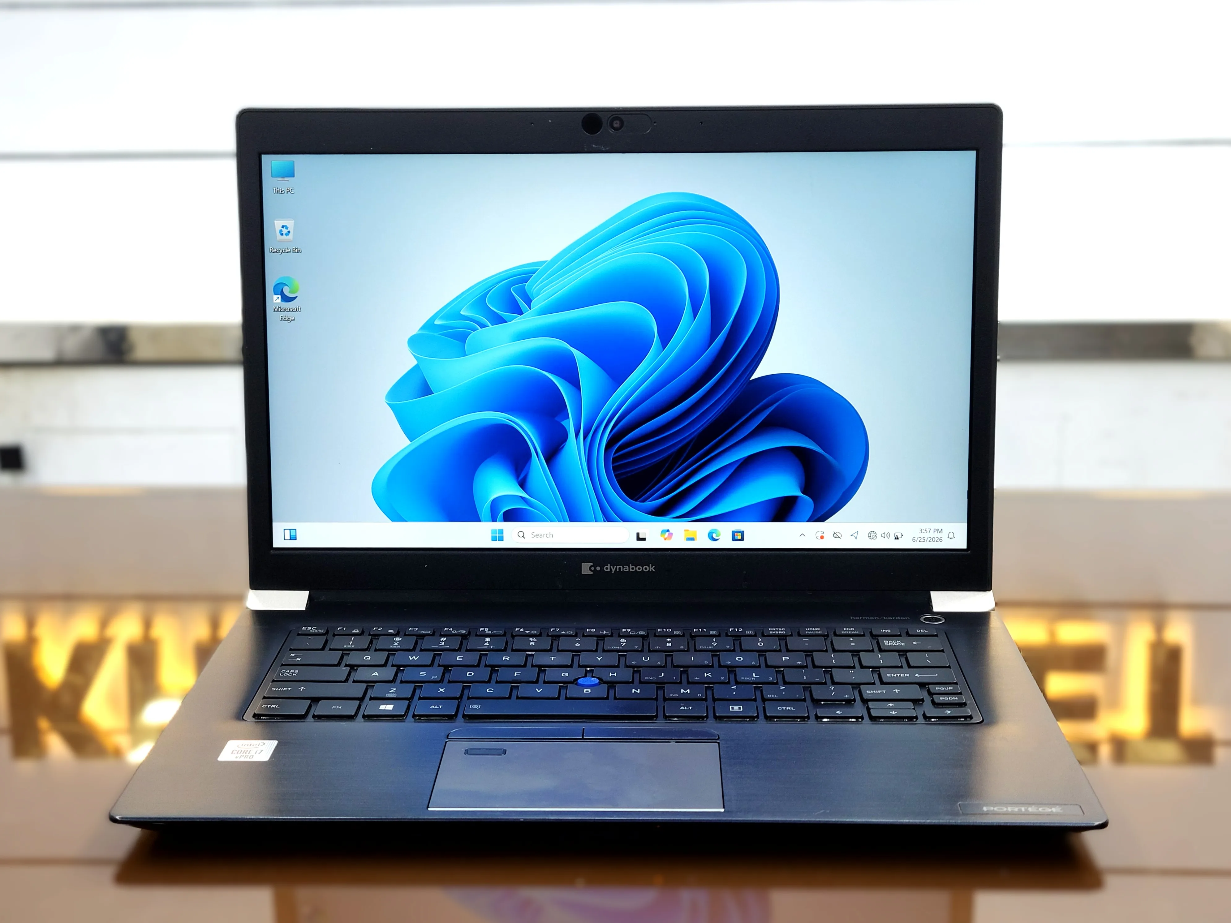 Toshiba DynaBook Portege X40-G Core i7-10610U 256GB SSD 16GB RAM 14" FHD Touch