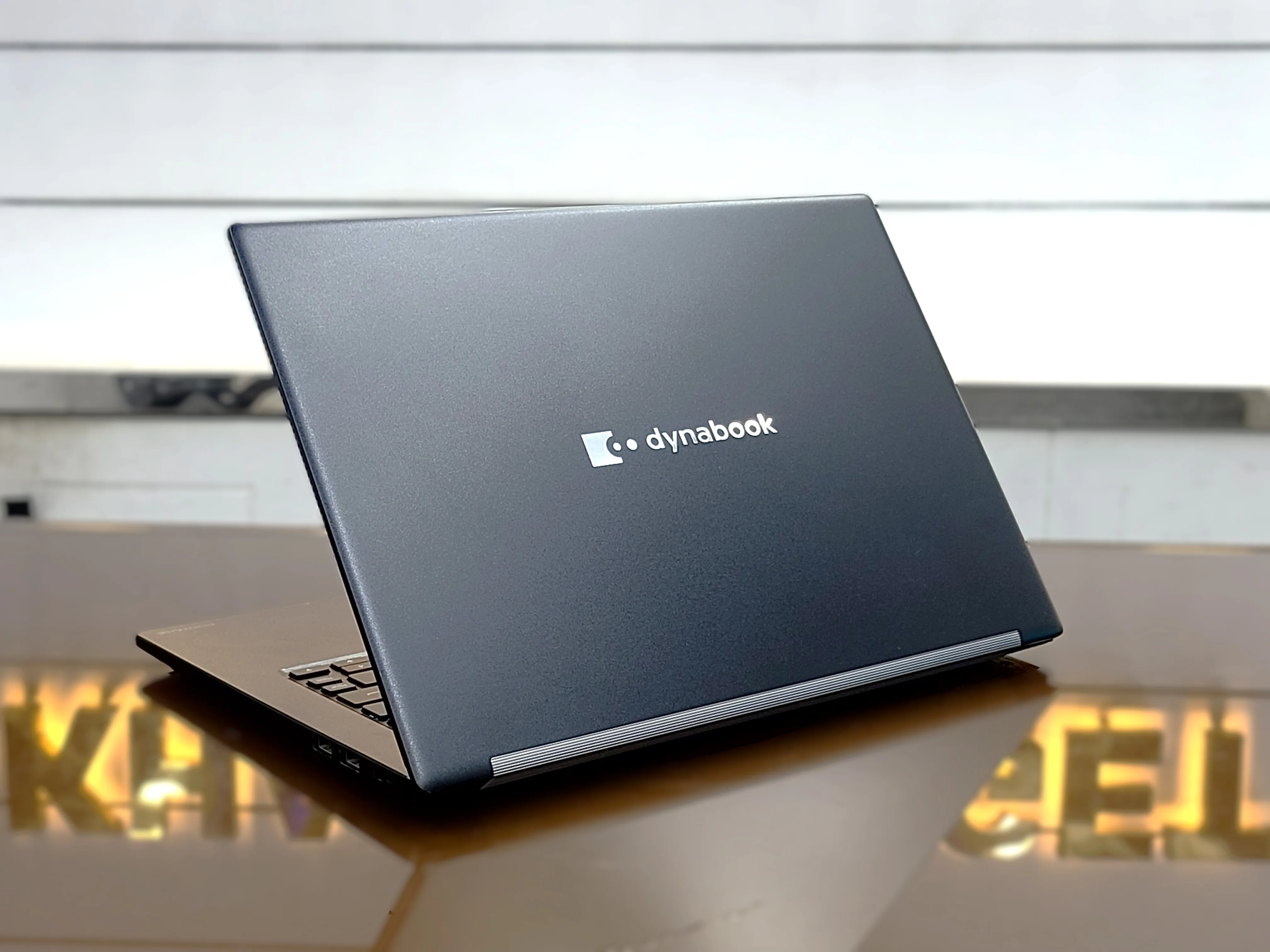 Toshiba DynaBook Portege X40-J Core i7-1185G7 256GB SSD 16GB RAM 14" FHD Display Laptop