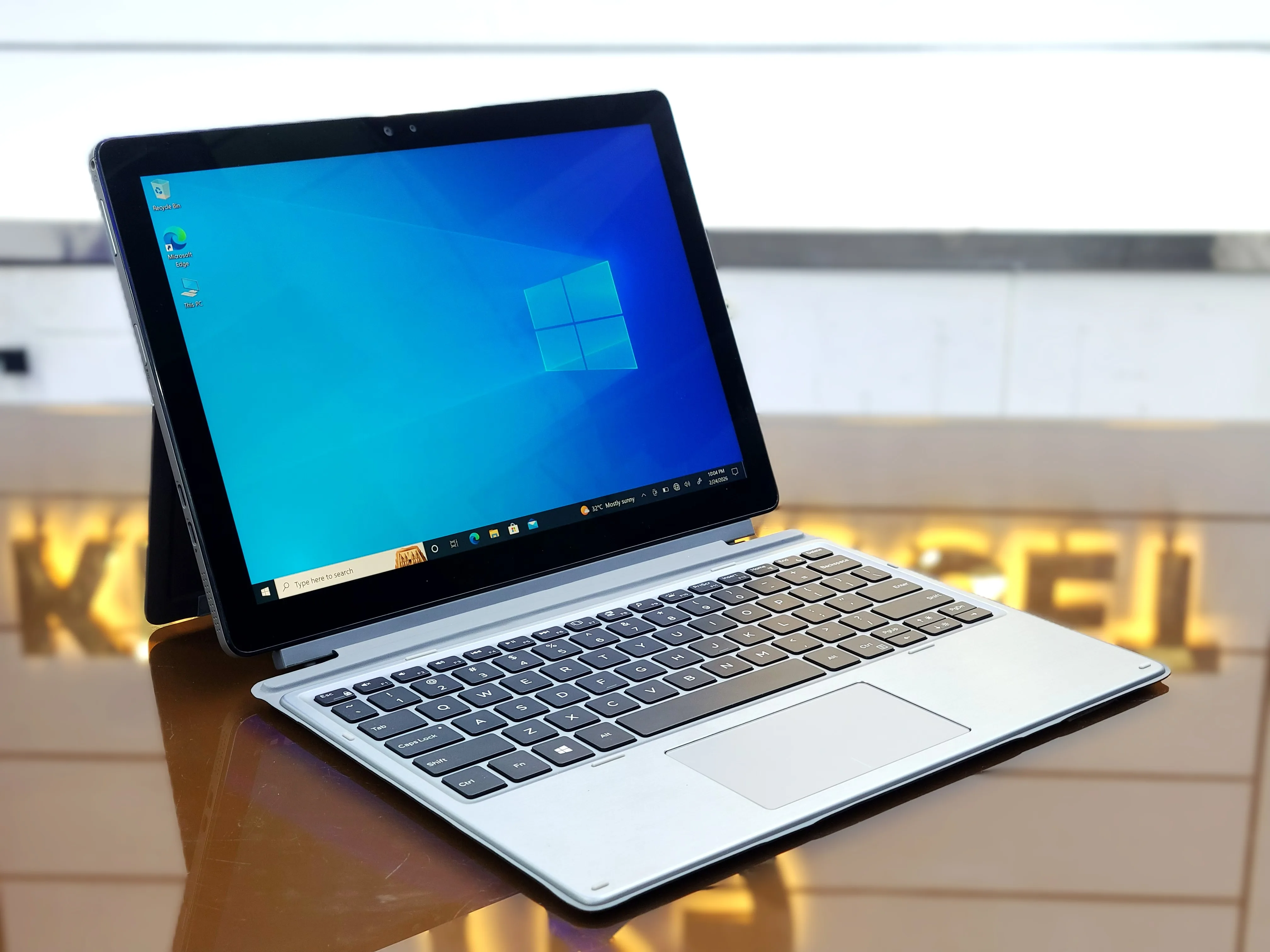 Dell Latitude 7210 Core i5-10310U 256GB SSD 16GB RAM 12.3" FHD+ Glass Touch Display Laptop With Detachable Keyboard