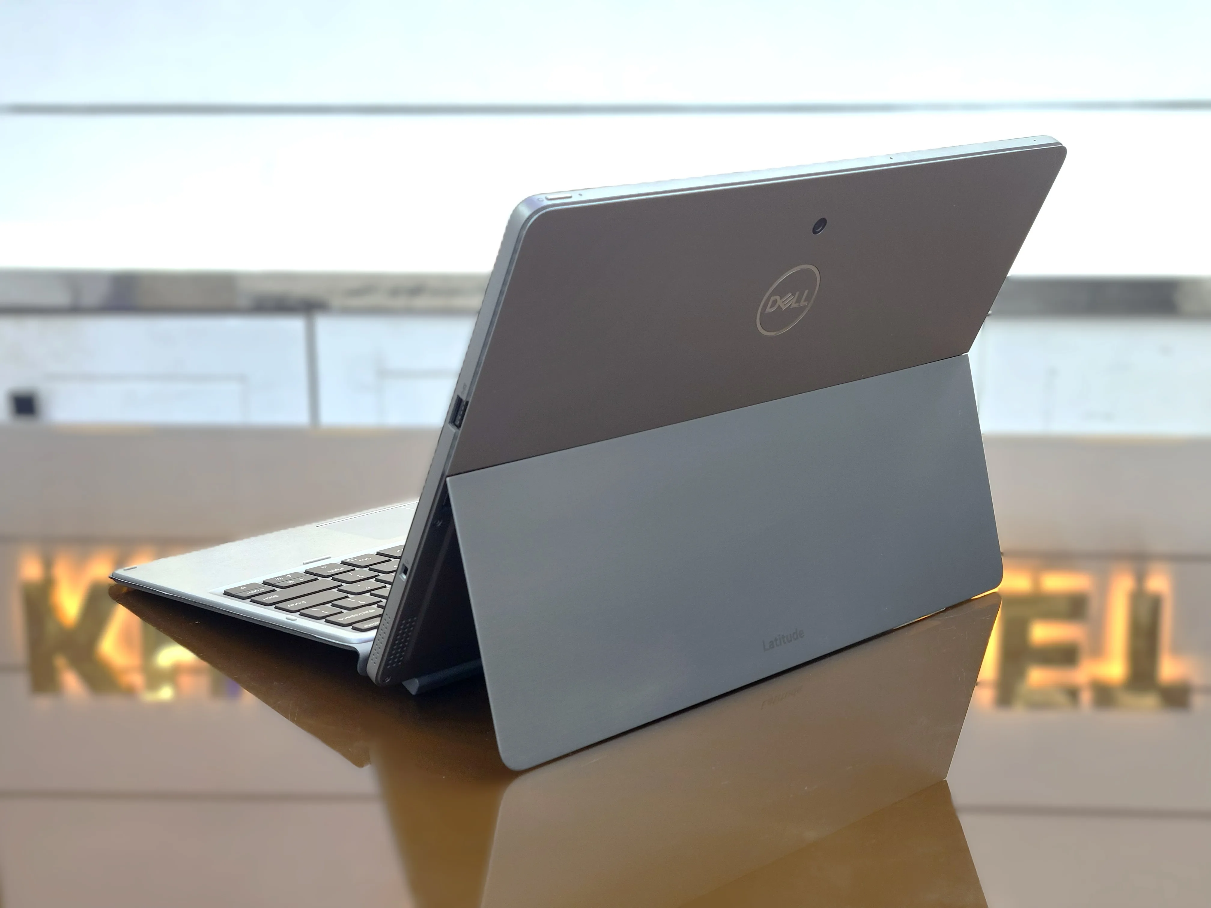 Dell Latitude 7210 Core i5-10310U 256GB SSD 16GB RAM 12.3" FHD+ Glass Touch Display Laptop With Detachable Keyboard