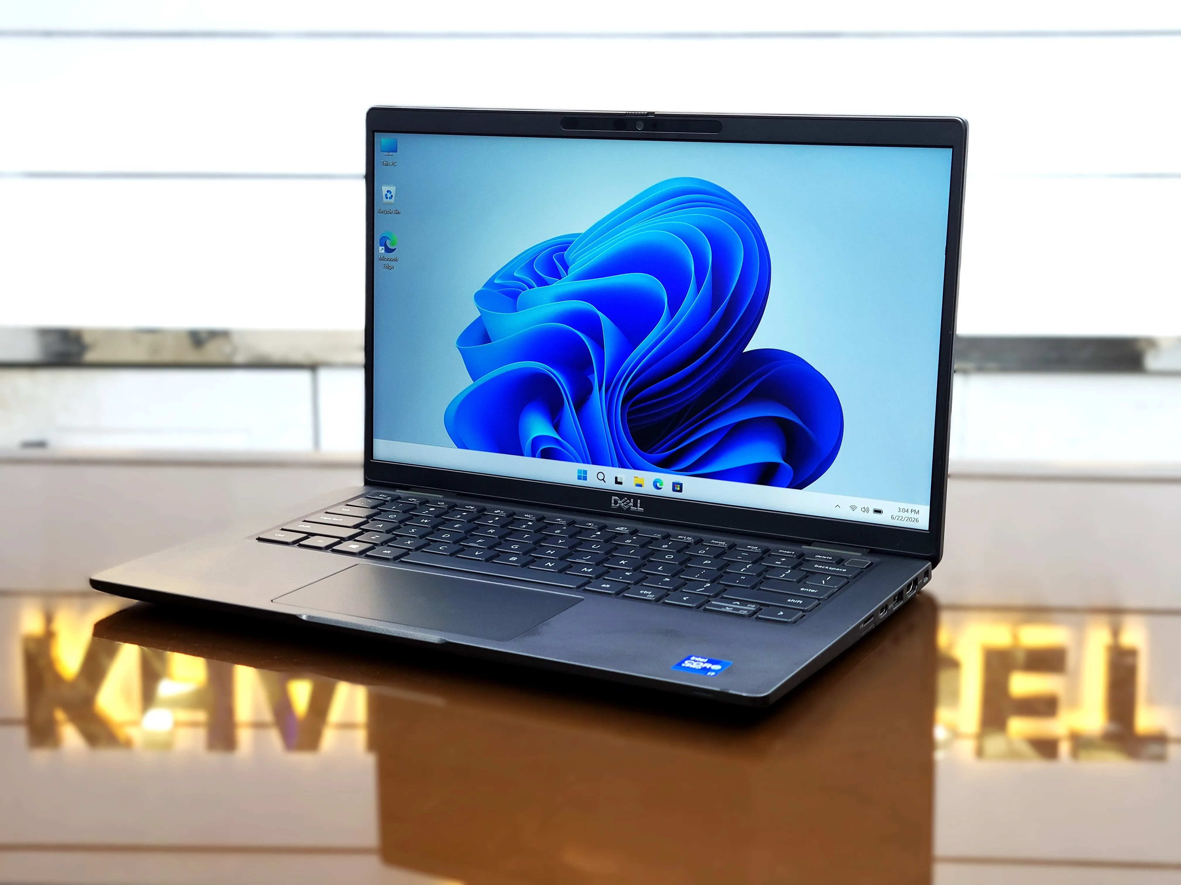 Dell Latitude 7420 Core i7-1185G7 32GB RAM 256GB Storage 14" FHD Touch Display Laptop
