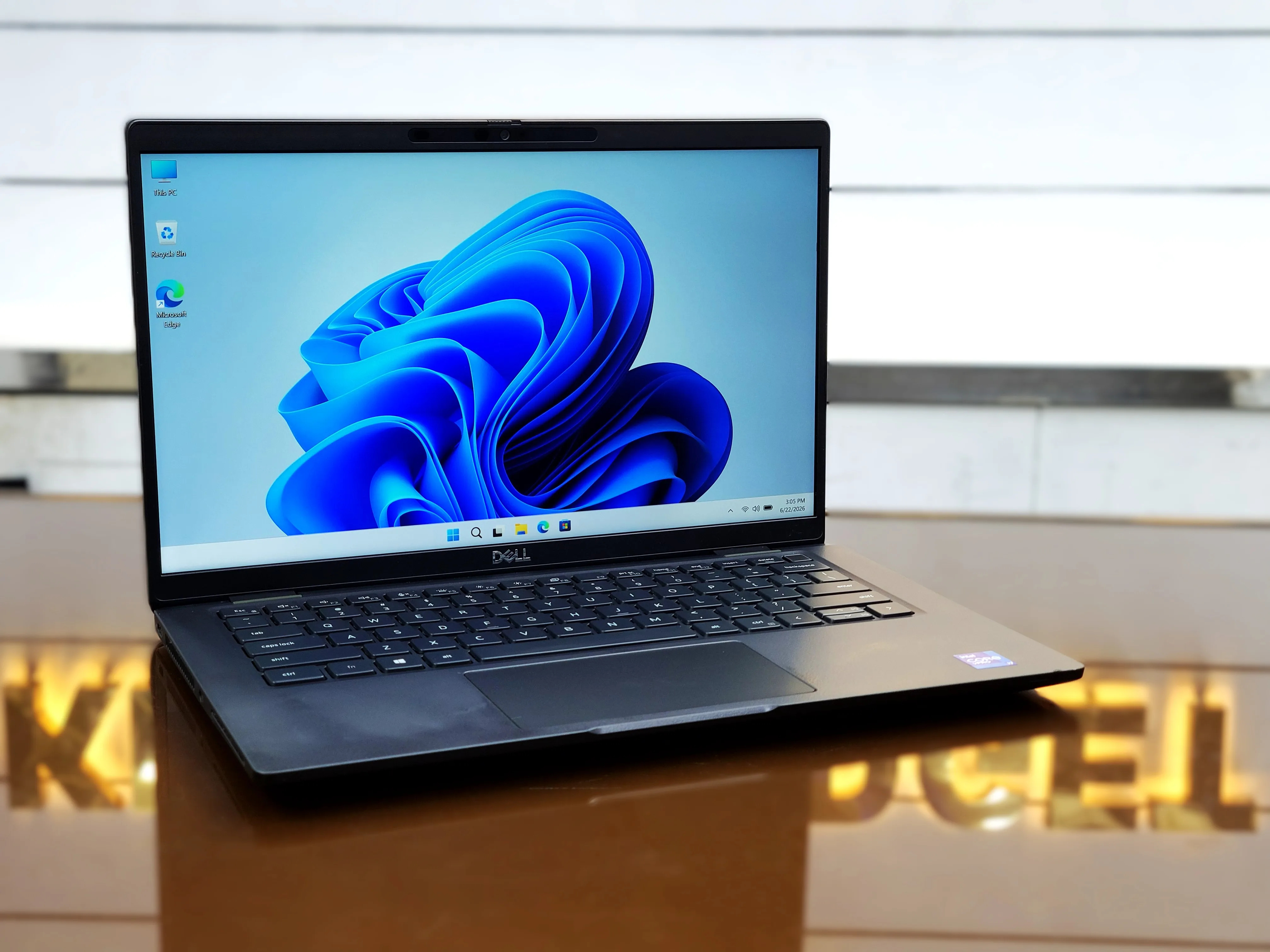 Dell Latitude 7420 Core i7-1185G7 32GB RAM 256GB Storage 14" FHD Touch Display Laptop