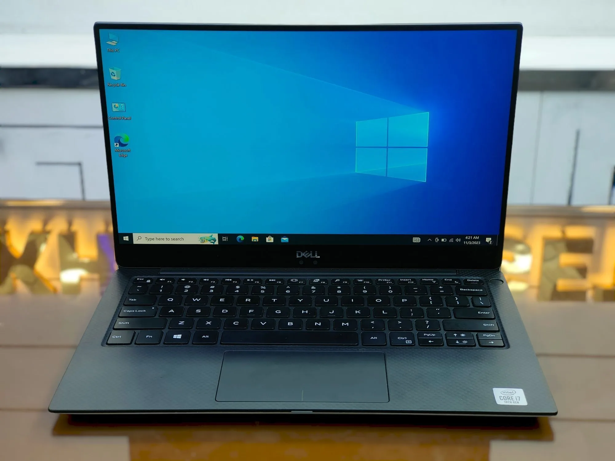 Dell XPS 13 7390 Core i7-10510U 512GB Storage 8GB RAM 13.3" FHD Display Laptop