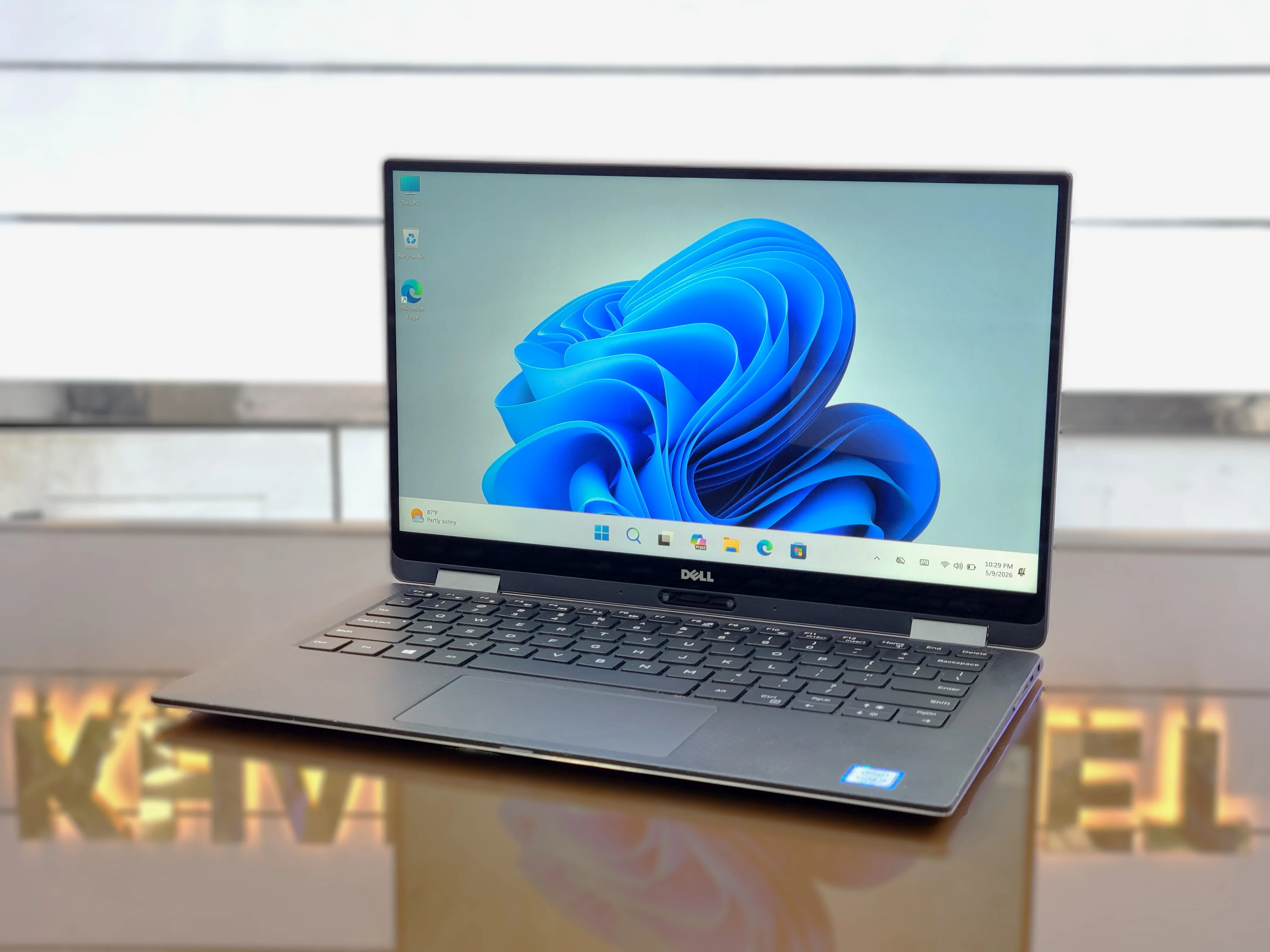 Dell XPS 13 9365 (2-in-1) Core i5-7Y54 256GB Storage 8GB RAM 13.3" 3K Glass Touch Display Laptop