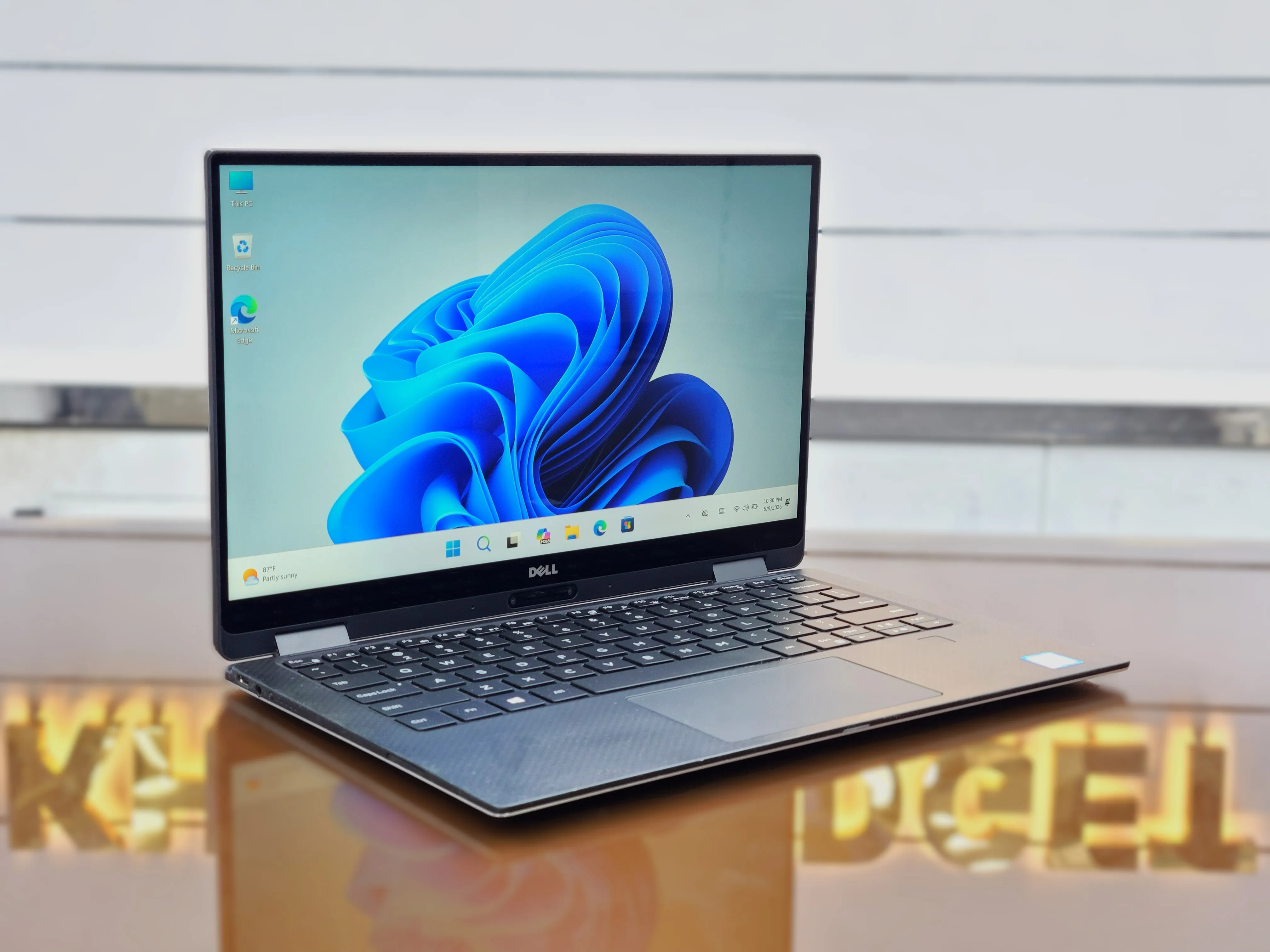 Dell XPS 13 9365 (2-in-1) Core i5-7Y54 256GB Storage 8GB RAM 13.3" 3K Glass Touch Display Laptop