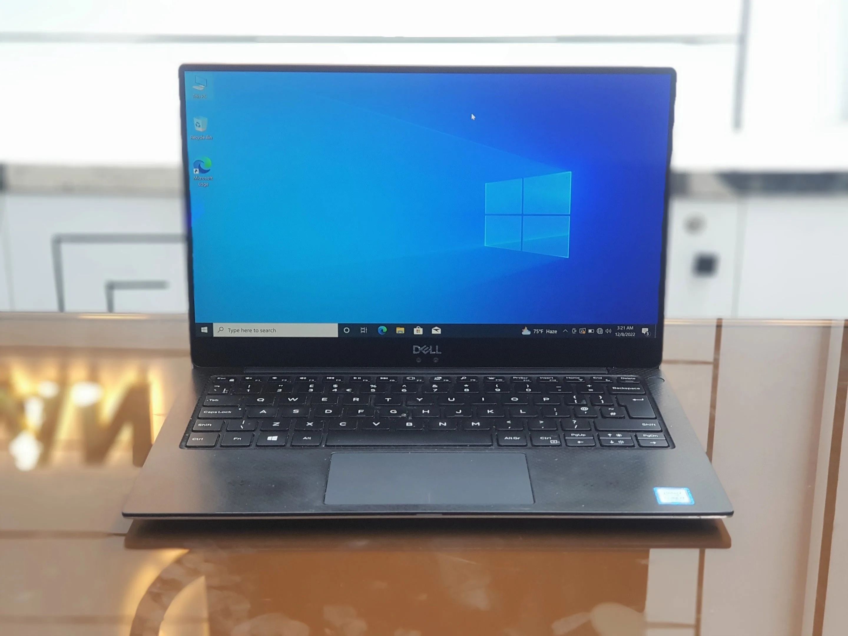 Dell XPS 13 9370 Core i5-8350U 256GB NVMe SSD 13.3" 4K GLASS TOUCH Display Laptop