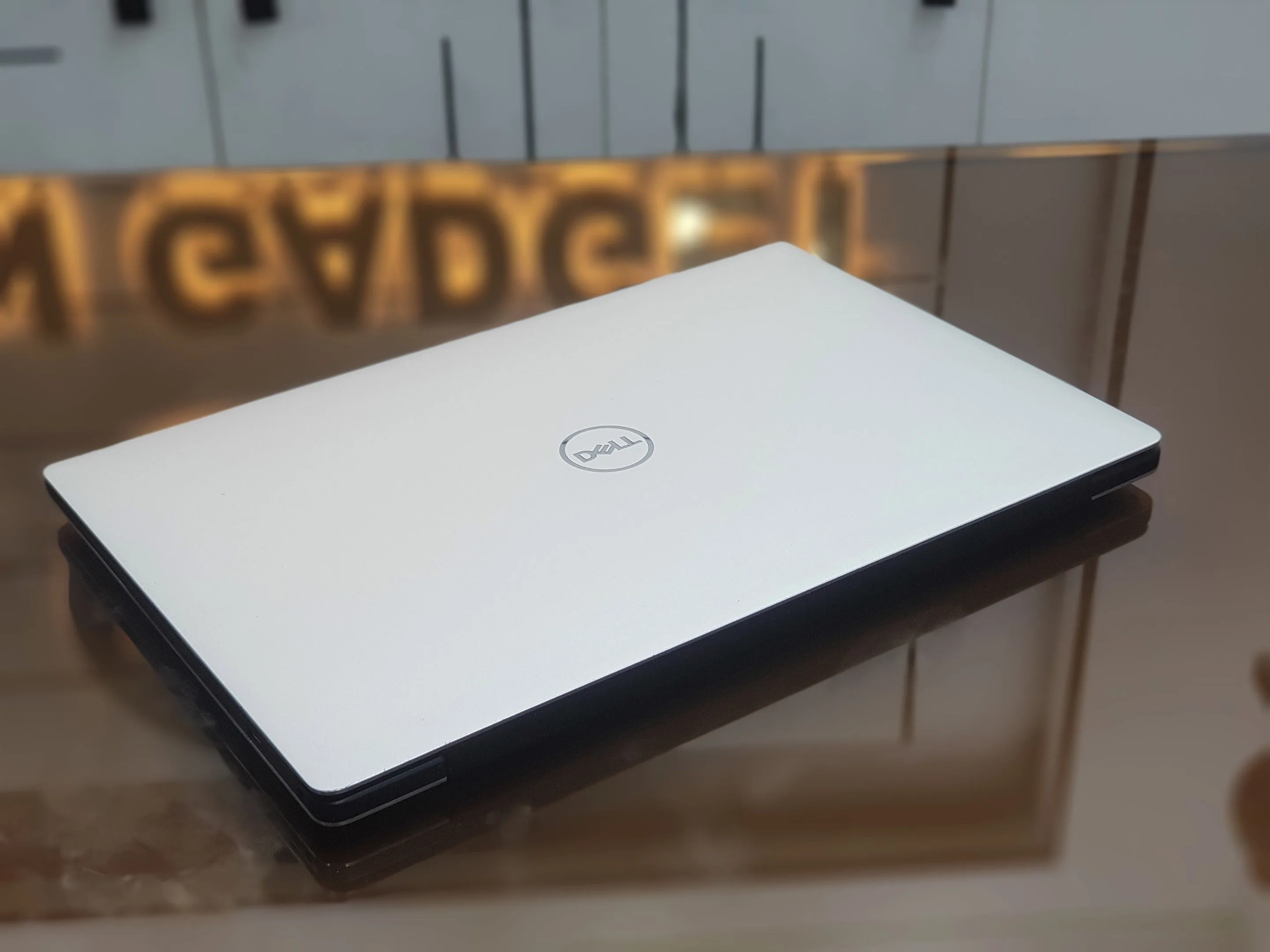 Dell XPS 13 9370 Core i5-8350U 256GB NVMe SSD 13.3" 4K GLASS TOUCH Display Laptop