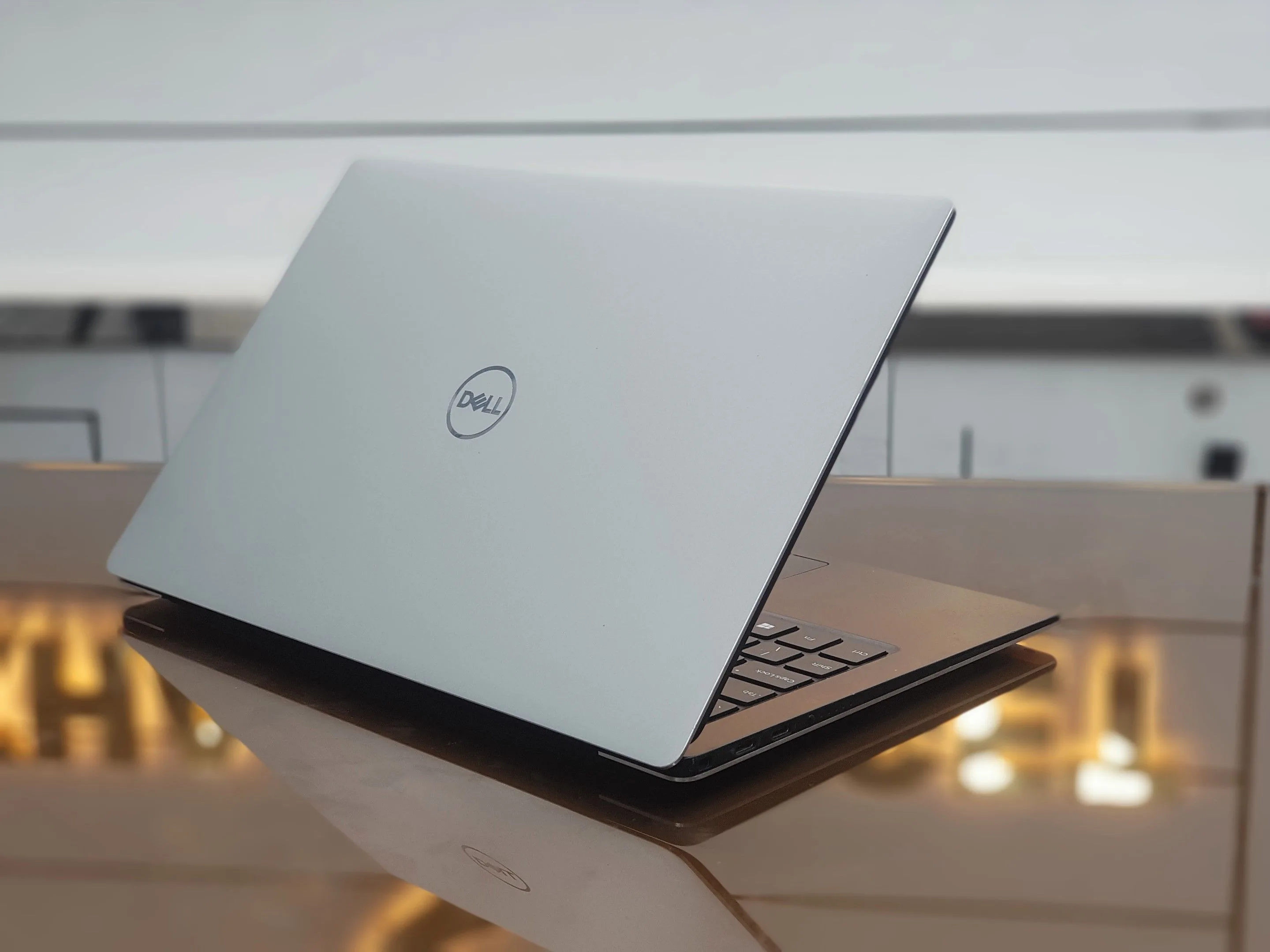Dell XPS 13 9370 Core i5-8350U 256GB NVMe SSD 13.3" 4K GLASS TOUCH Display Laptop