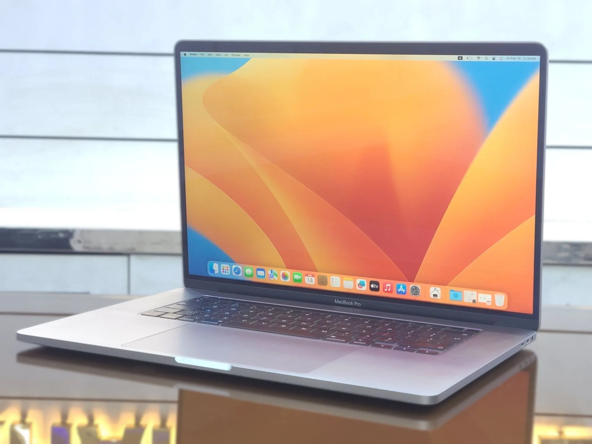 Apple MacBook Pro 15_A1990 (2019) - Space Gray Core i9 Radeon Pro 560X - 4GB 1TB SSD 32GB RAM 15.4" Retina Display Laptop With Touch Bar