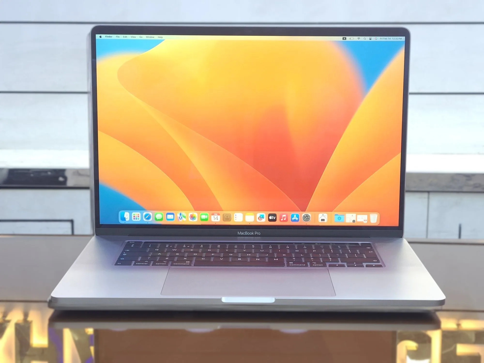 Apple MacBook Pro 15_A1990 (2019) - Space Gray Core i9 Radeon Pro 560X - 4GB 1TB SSD 32GB RAM 15.4" Retina Display Laptop With Touch Bar