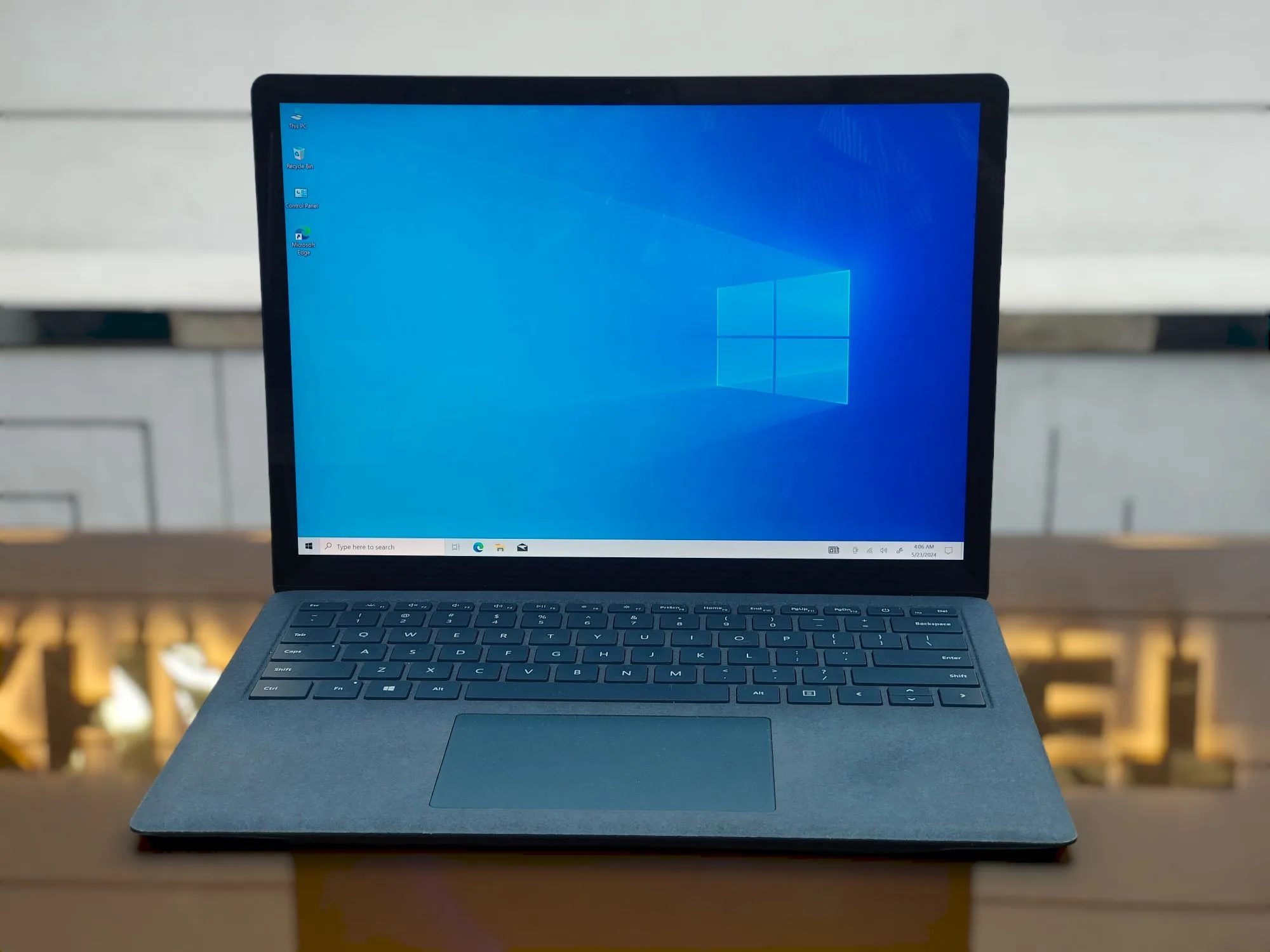 Microsoft Surface Laptop 3 Blue Core i5-1035G7 13.5" QHD Glass Touch Display 256GB SSD 16GB RAM Laptop