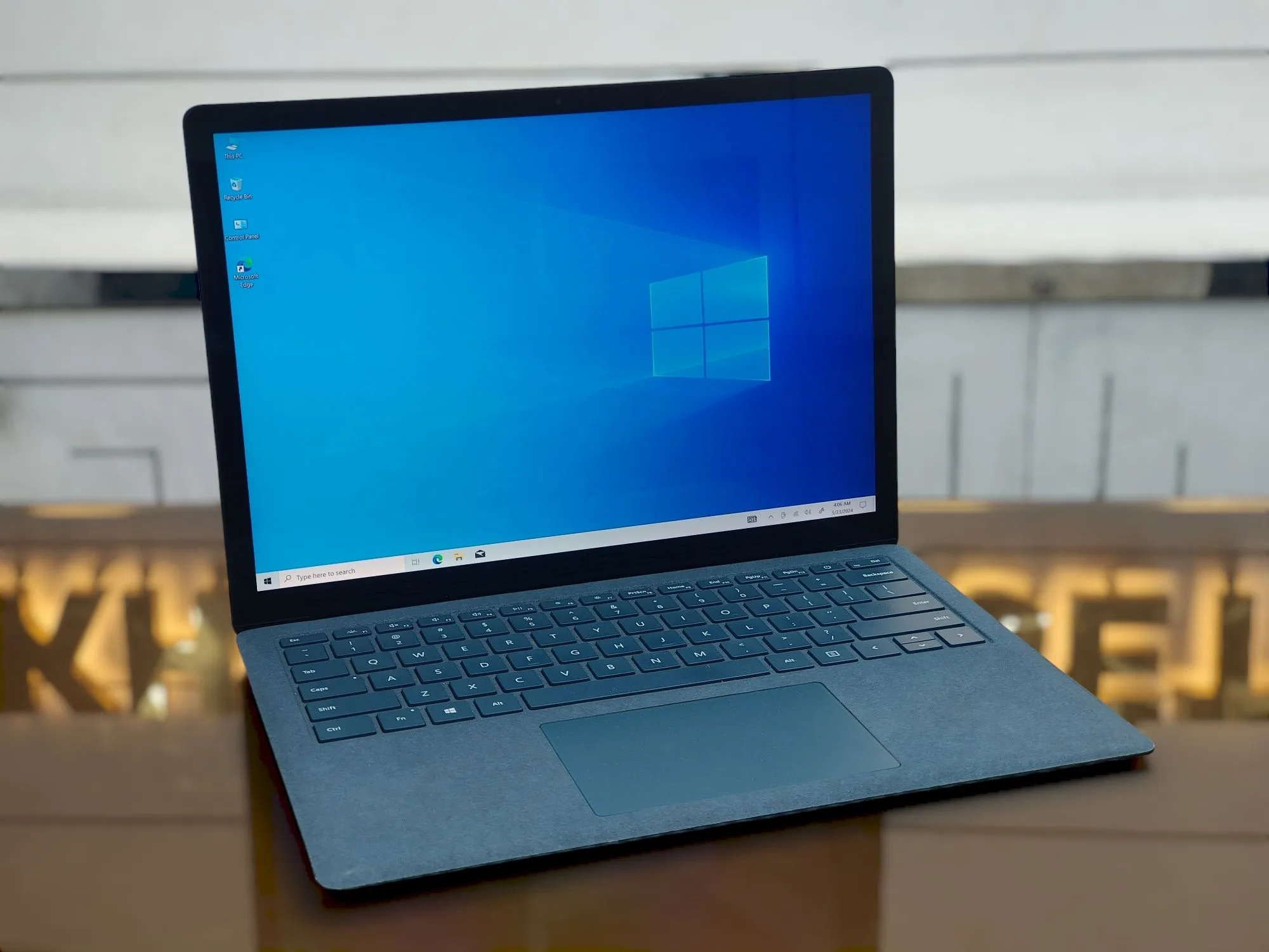 Microsoft Surface Laptop 3 Blue Core i5-1035G7 13.5" QHD Glass Touch Display 256GB SSD 16GB RAM Laptop