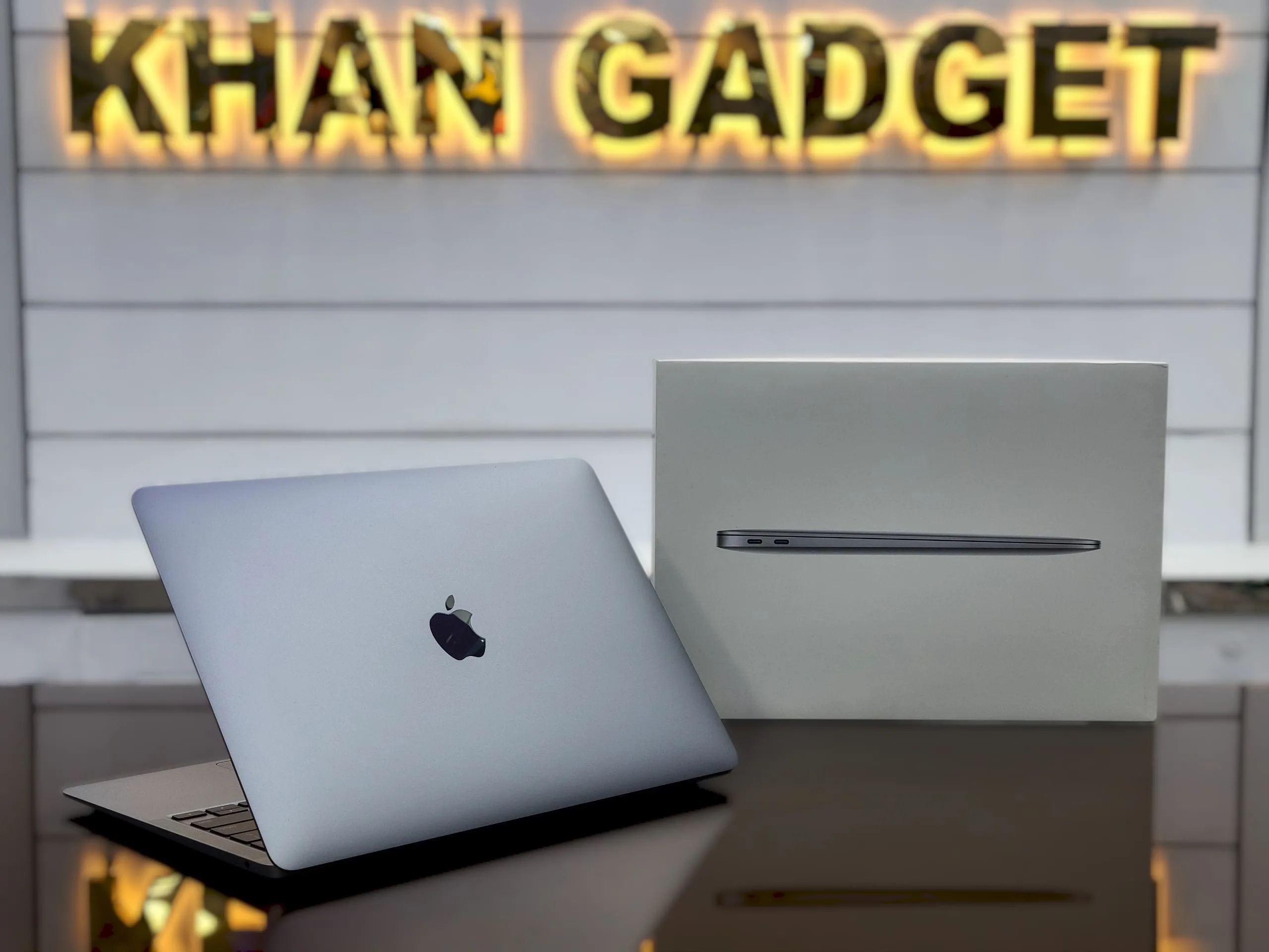 Apple MacBook Air 13_A2337 (2020) - Space Gray M1 Chip 256GB SSD 8GB RAM 13.3" Retina Display Laptop