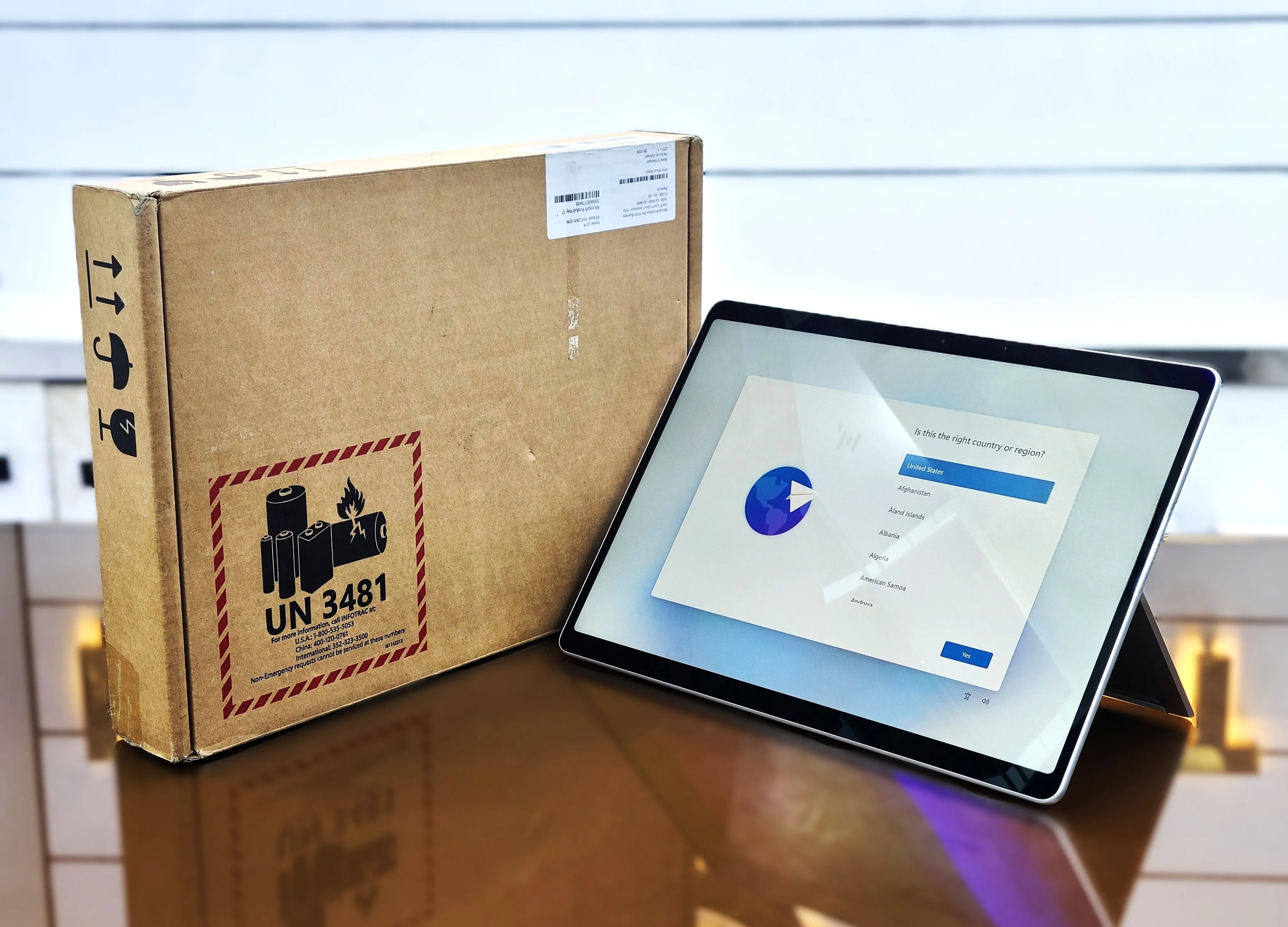 Microsoft Surface Pro 10 Core Ultra 7 165U (14th Gen) 13" QHD Glass Touch Display 512GB SSD 16GB RAM NPU With Full BOX Laptop