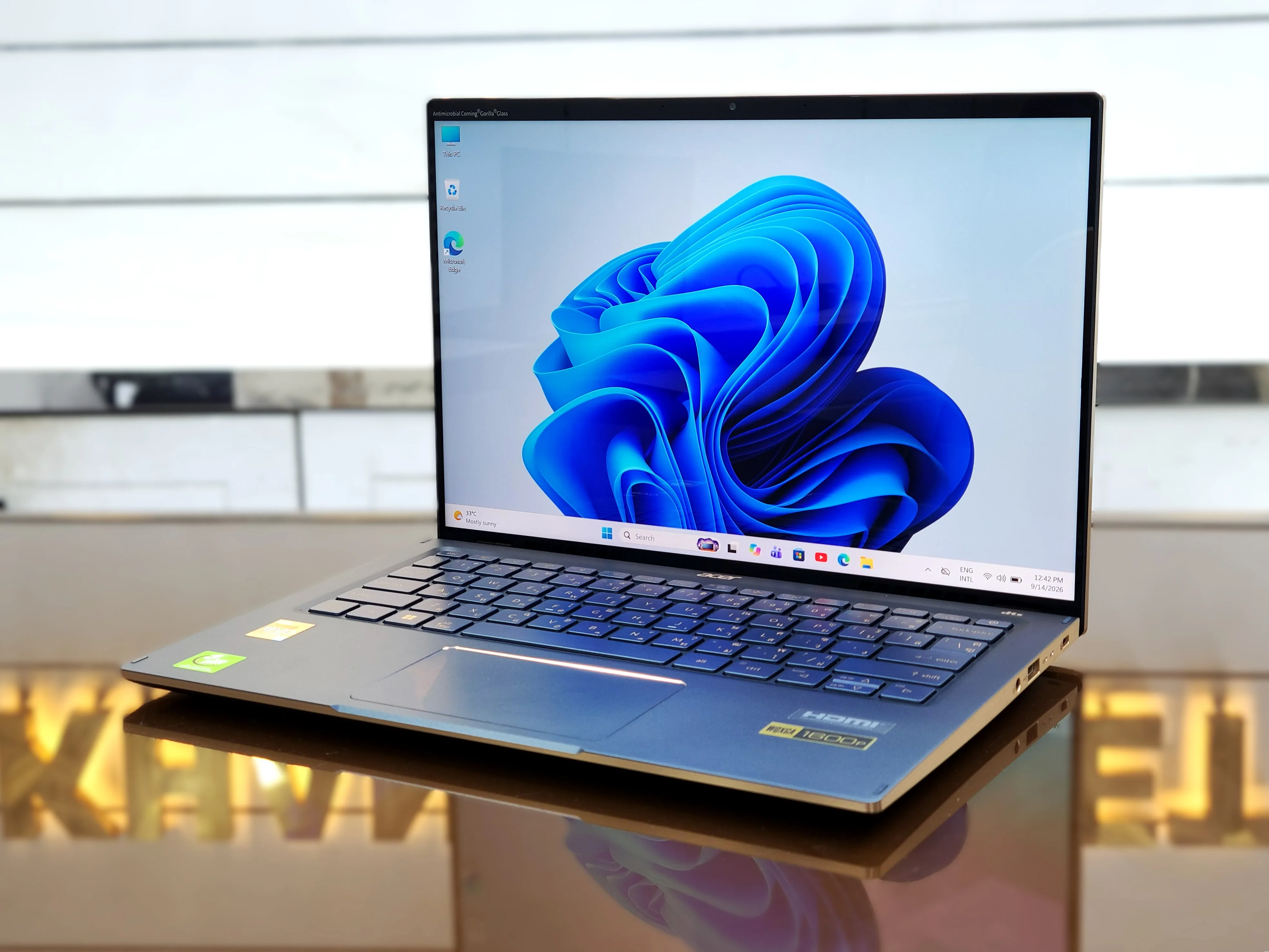 Acer Swift SF514-56T Core i7-1260P 1 TB SSD 16 GB RAM 14" QHD Glass Touch Display Laptop