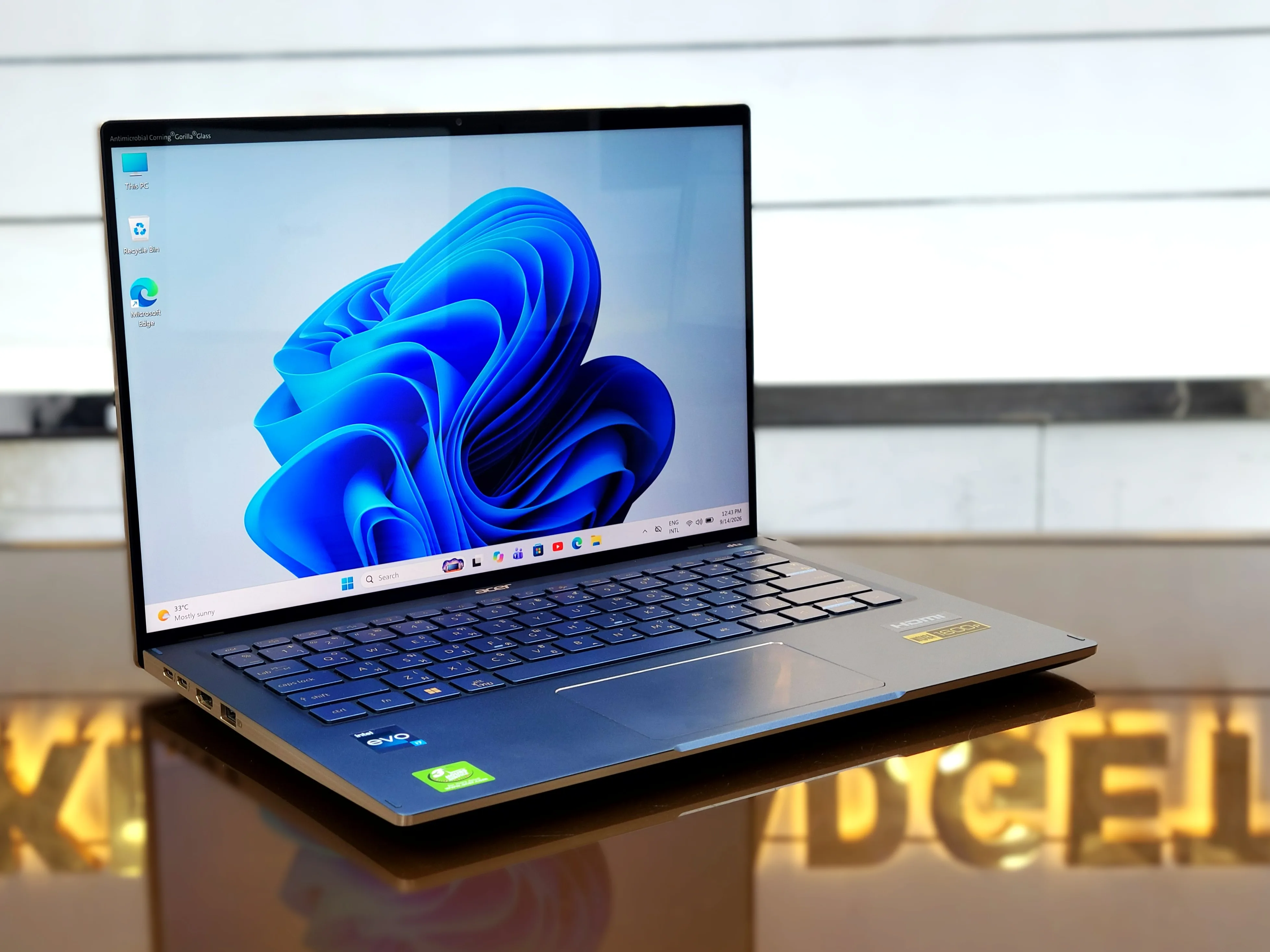 Acer Swift SF514-56T Core i7-1260P 1 TB SSD 16 GB RAM 14" QHD Glass Touch Display Laptop