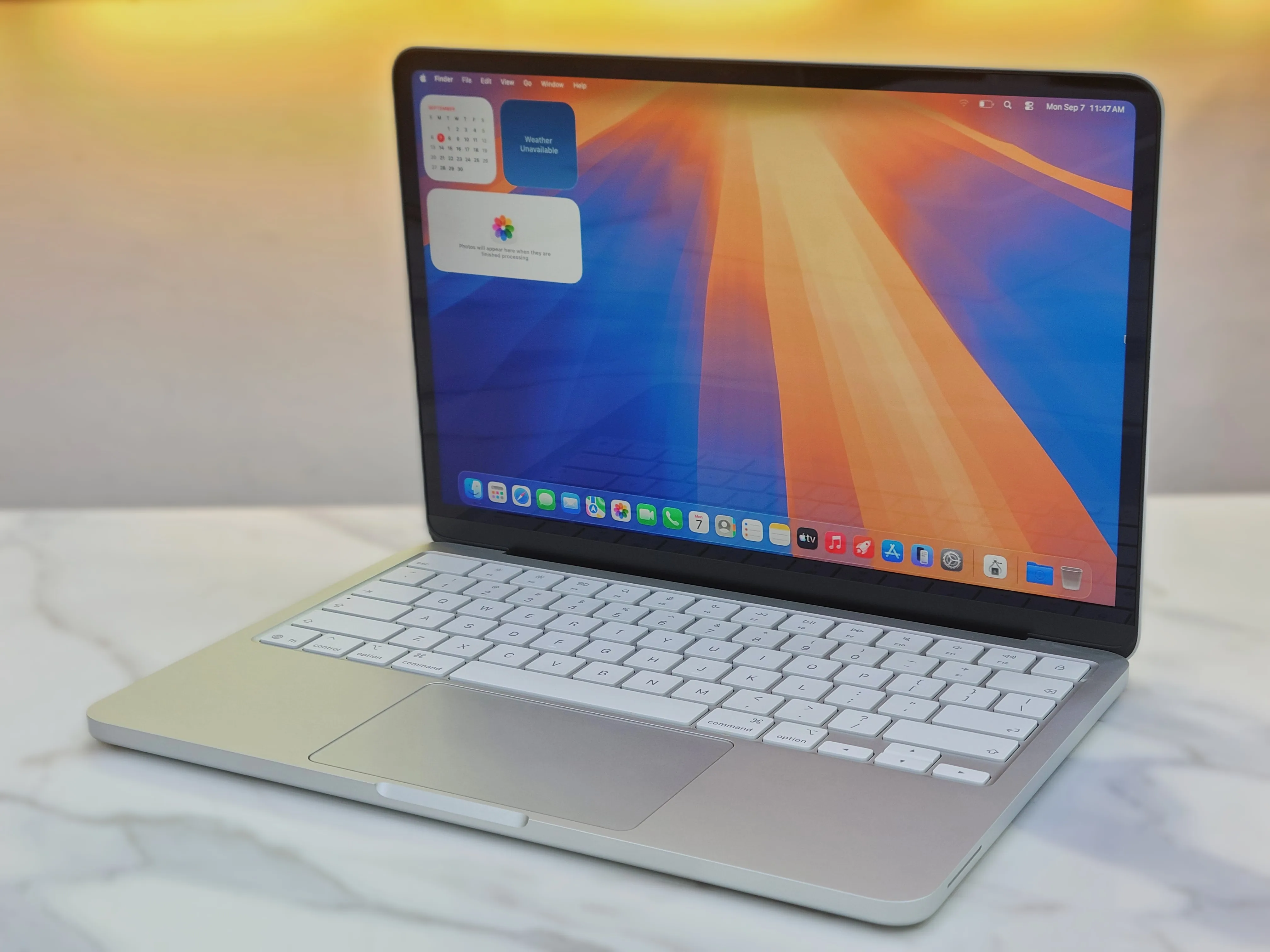 Apple MacBook Neo 13_A3404 Apple A18 Pro 256GB SSD 8 13.6" Retina Display Cycle - 3 Health - 100% Laptop With Box