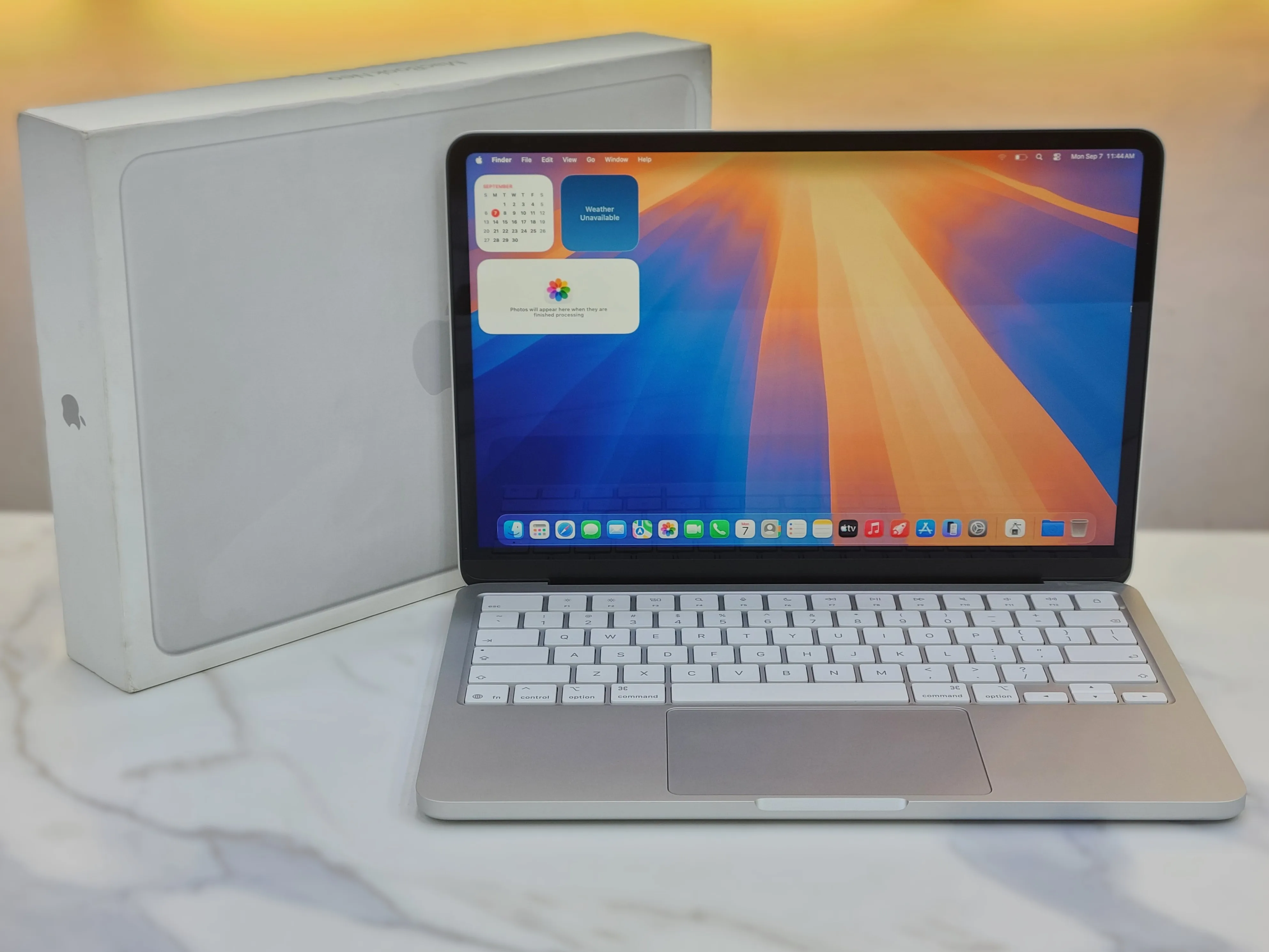 Apple MacBook Neo 13_A3404 Apple A18 Pro 256GB SSD 8 13.6" Retina Display Cycle - 3 Health - 100% Laptop With Box