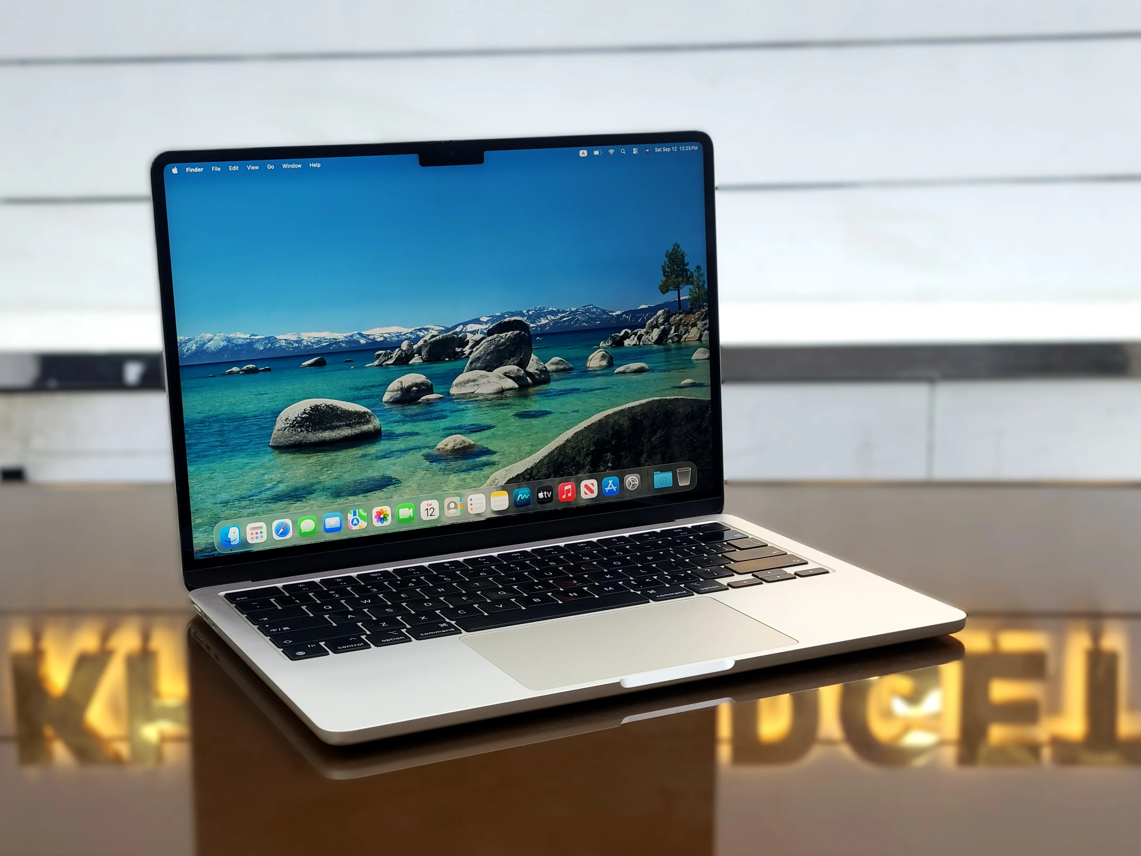 Apple MacBook Air 13 A2681 Apple M2 Chip 256GB SSD 8GB RAM 13.6" Retina Display Laptop