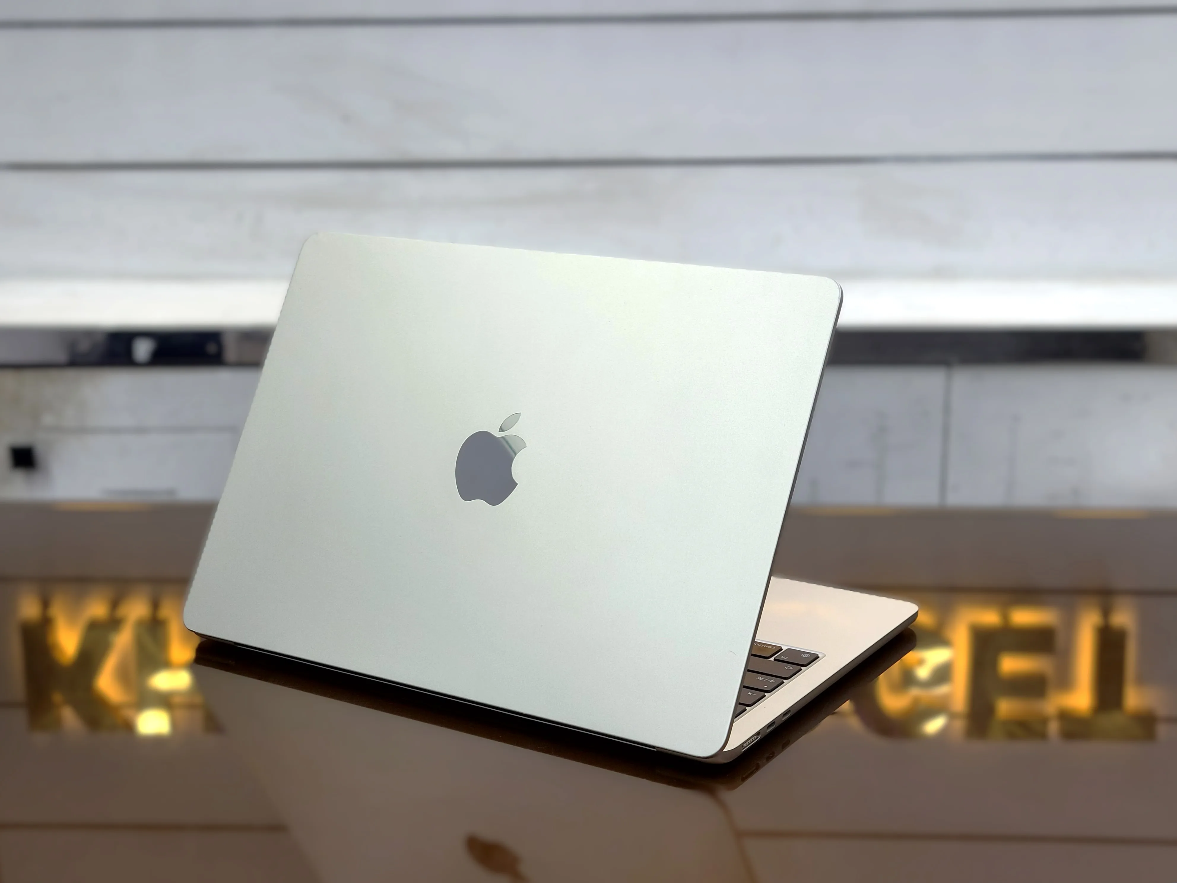 Apple MacBook Air 13 A2681 Apple M2 Chip 256GB SSD 8GB RAM 13.6" Retina Display Laptop