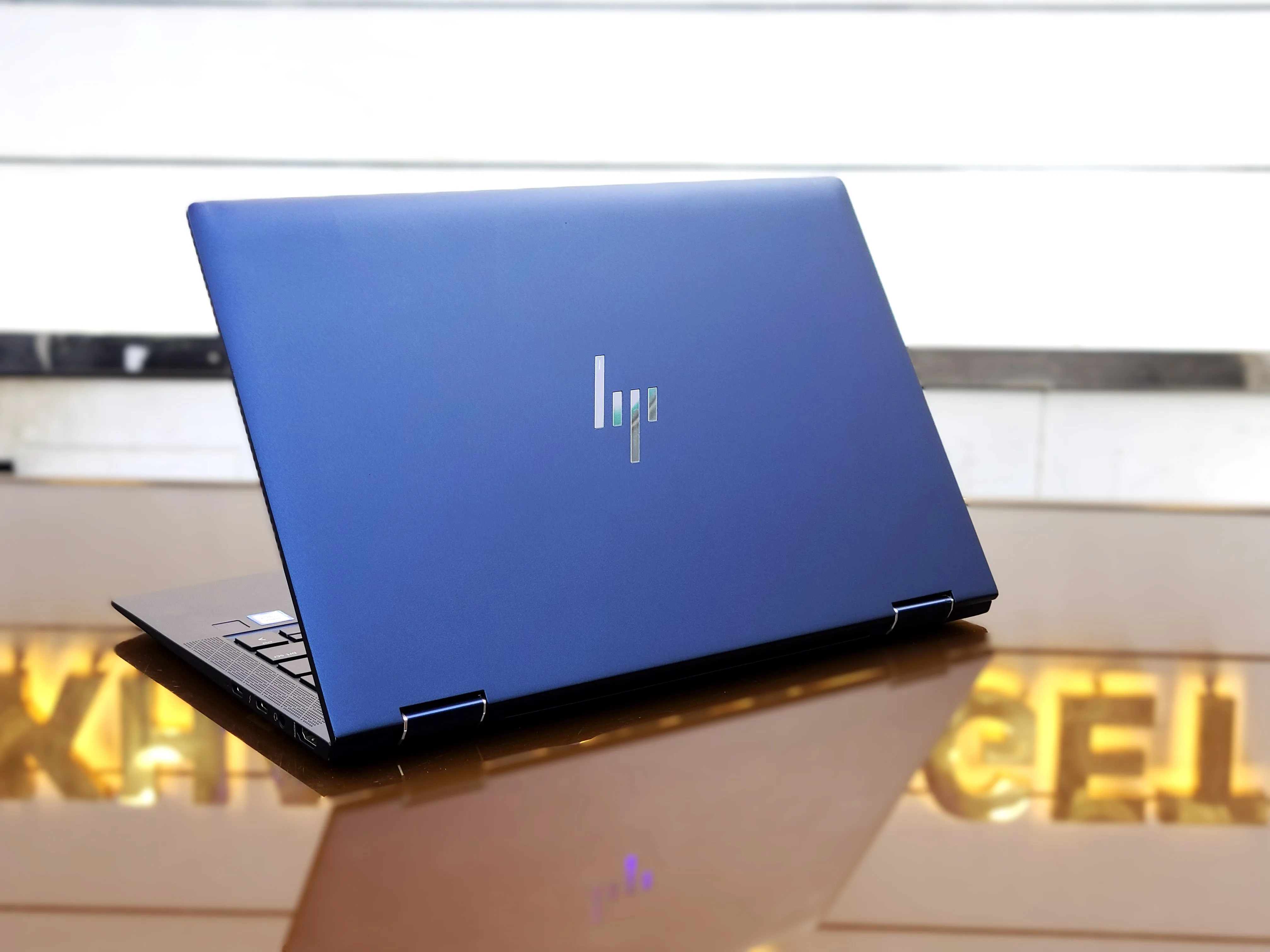 HP Elite Dragonfly Core i5-8365U 512GB SSD 16GB RAM 13.3" FHD Glass Touch Display x360 Laptop