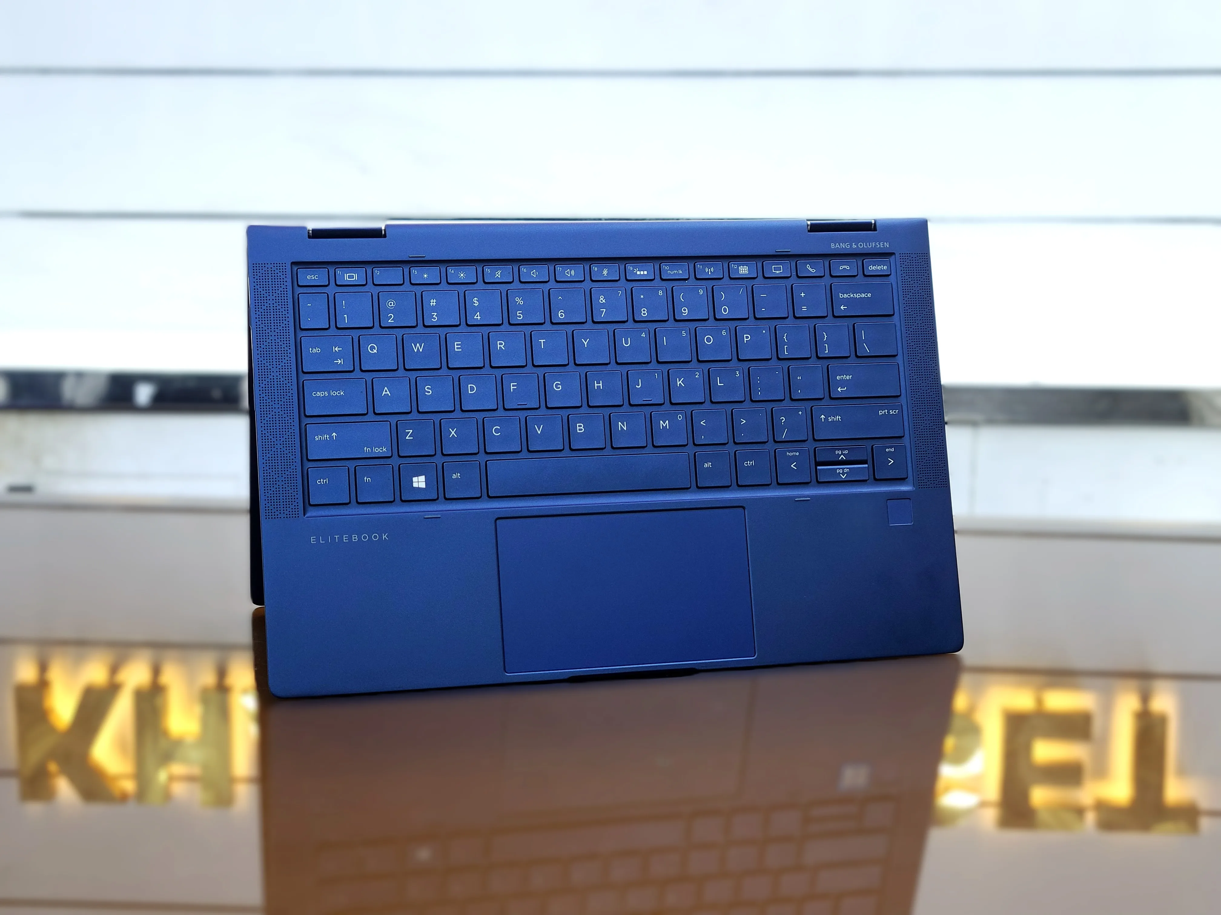 HP Elite Dragonfly Core i5-8365U 512GB SSD 16GB RAM 13.3" FHD Glass Touch Display x360 Laptop