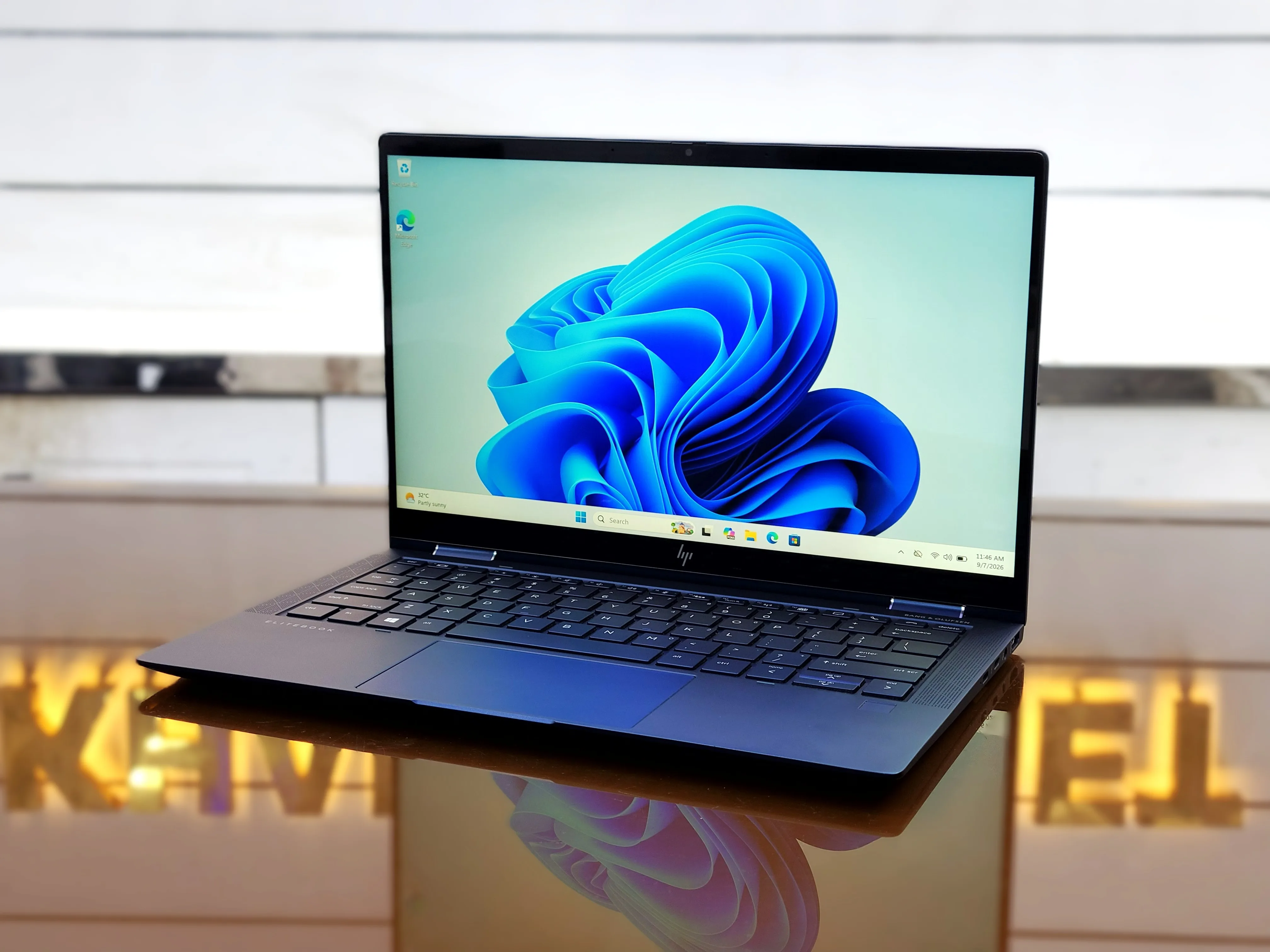 HP Elite Dragonfly Core i5-8365U 512GB SSD 16GB RAM 13.3" FHD Glass Touch Display x360 Laptop