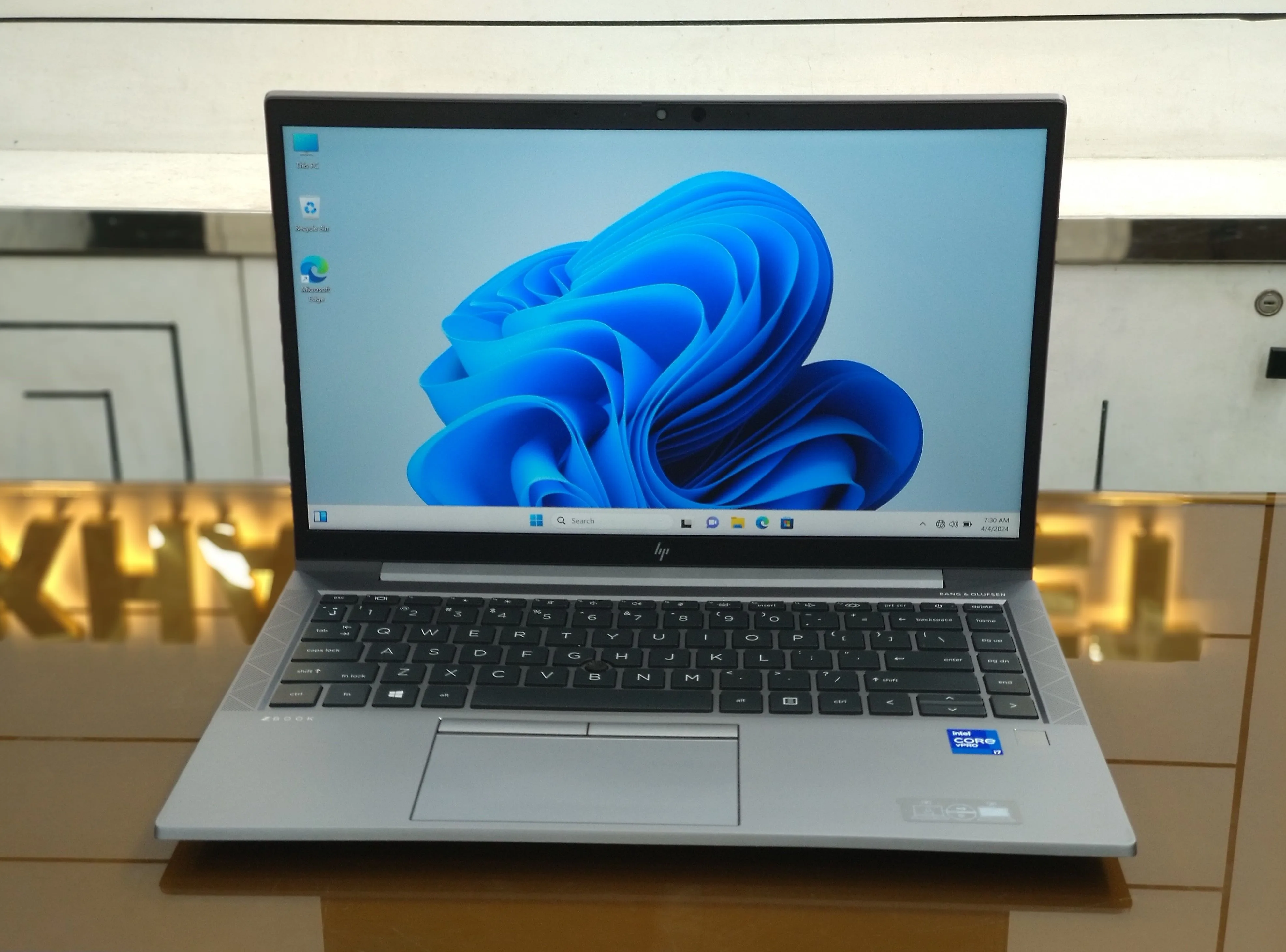 HP ZBook Firefly 14 G8 Core i7-1185G7 512GB SSD 16GB RAM 14" FHD Display Mobile Workstation Laptop