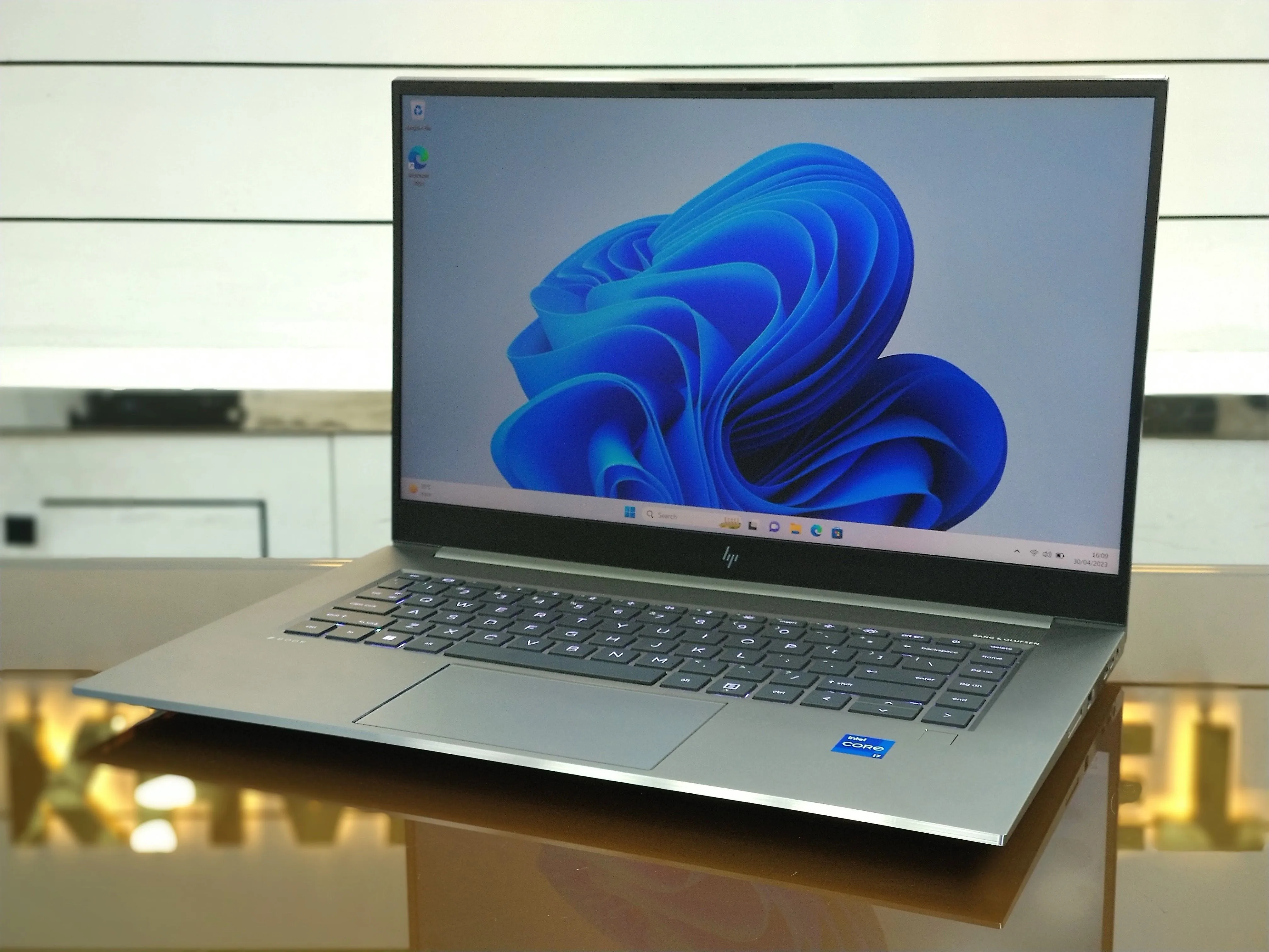HP ZBook Studio G8 Core i7-11800H NVIDIA T1200 With 4GB DDR6 Graphics 512GB SSD 32GB RAM 15.6" FHD Display Mobile Workstation Laptop