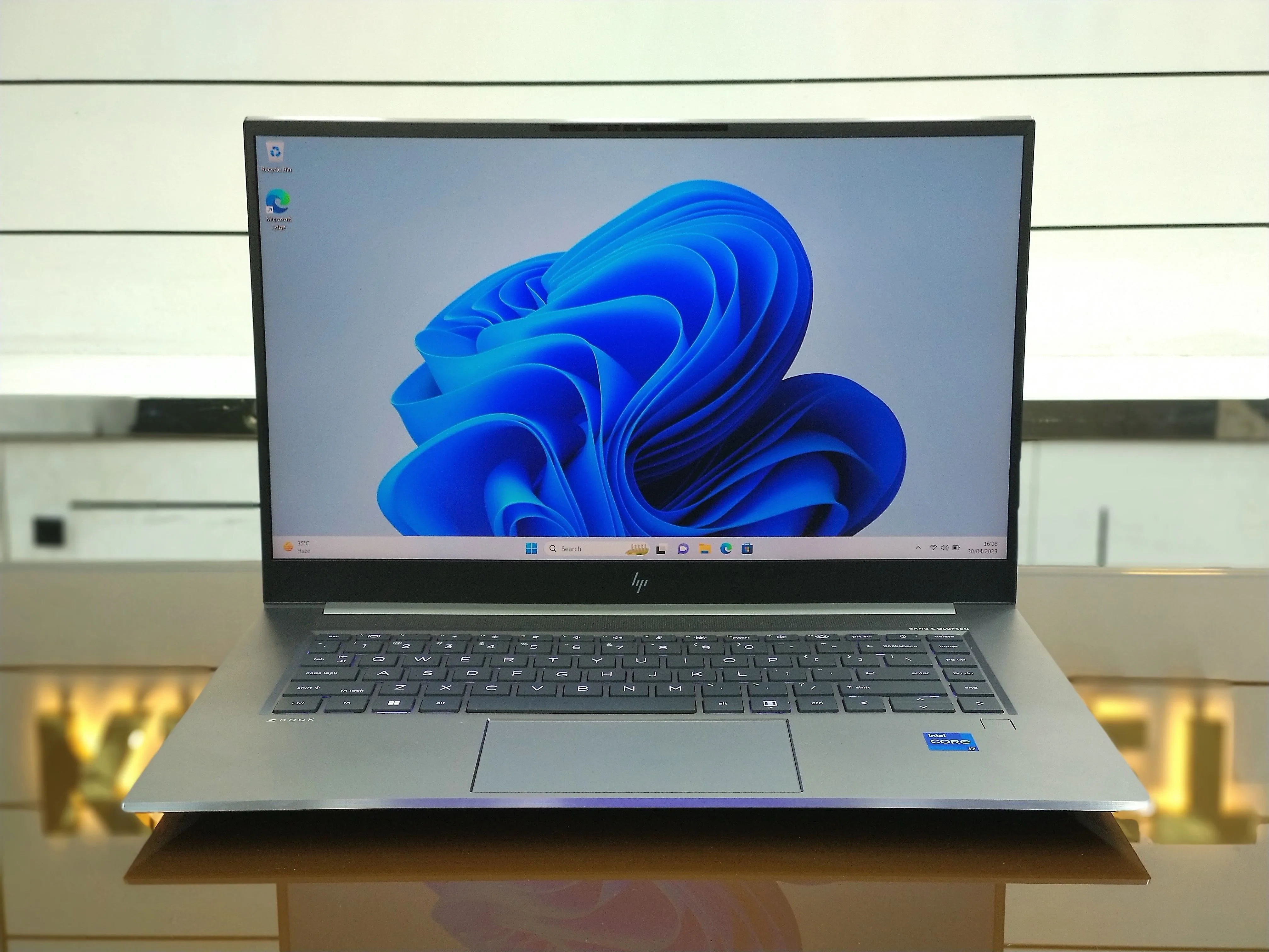 HP ZBook Studio G8 Core i7-11800H NVIDIA T1200 With 4GB DDR6 Graphics 512GB SSD 32GB RAM 15.6" FHD Display Mobile Workstation Laptop