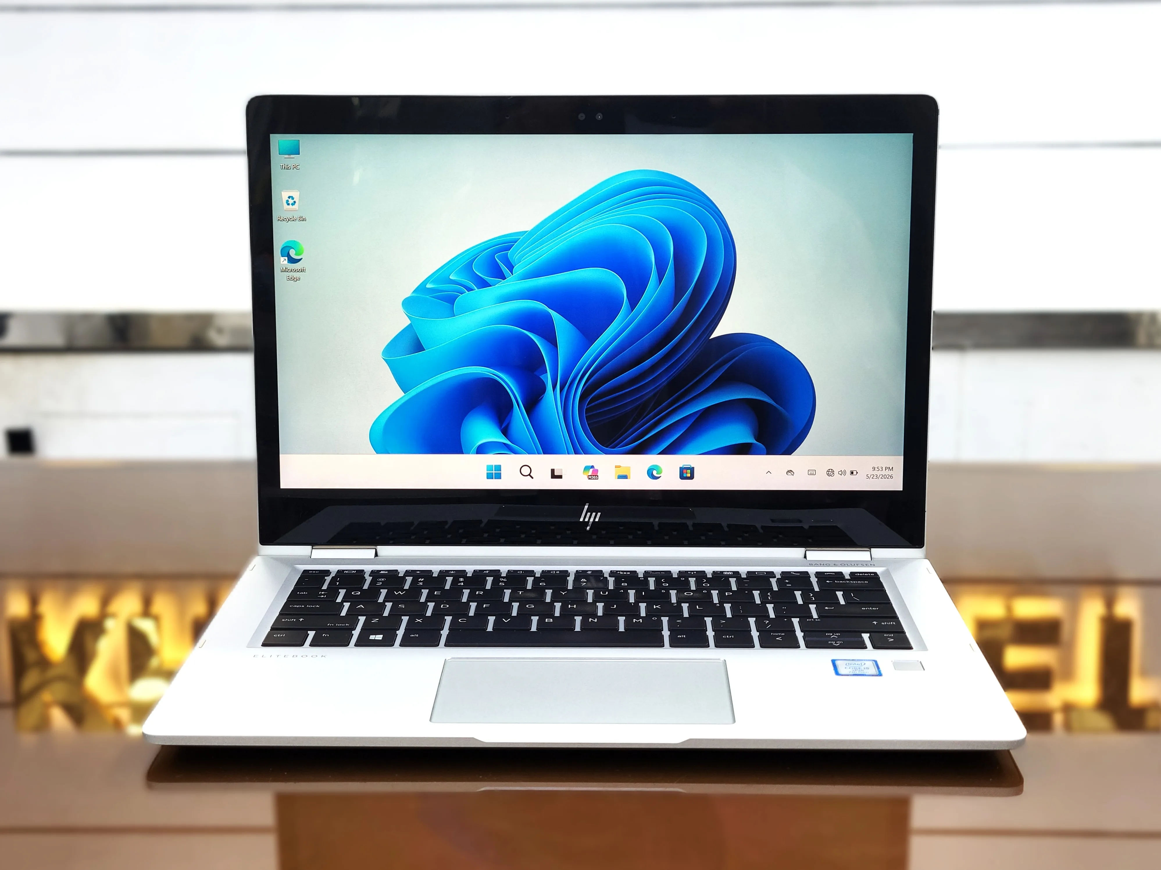 HP EliteBook X360 1030 G2 Core i5-7300U 256GB SSD 8GB RAM 13.3" FHD Glass Touch Screen Display 2-in-1 Laptop