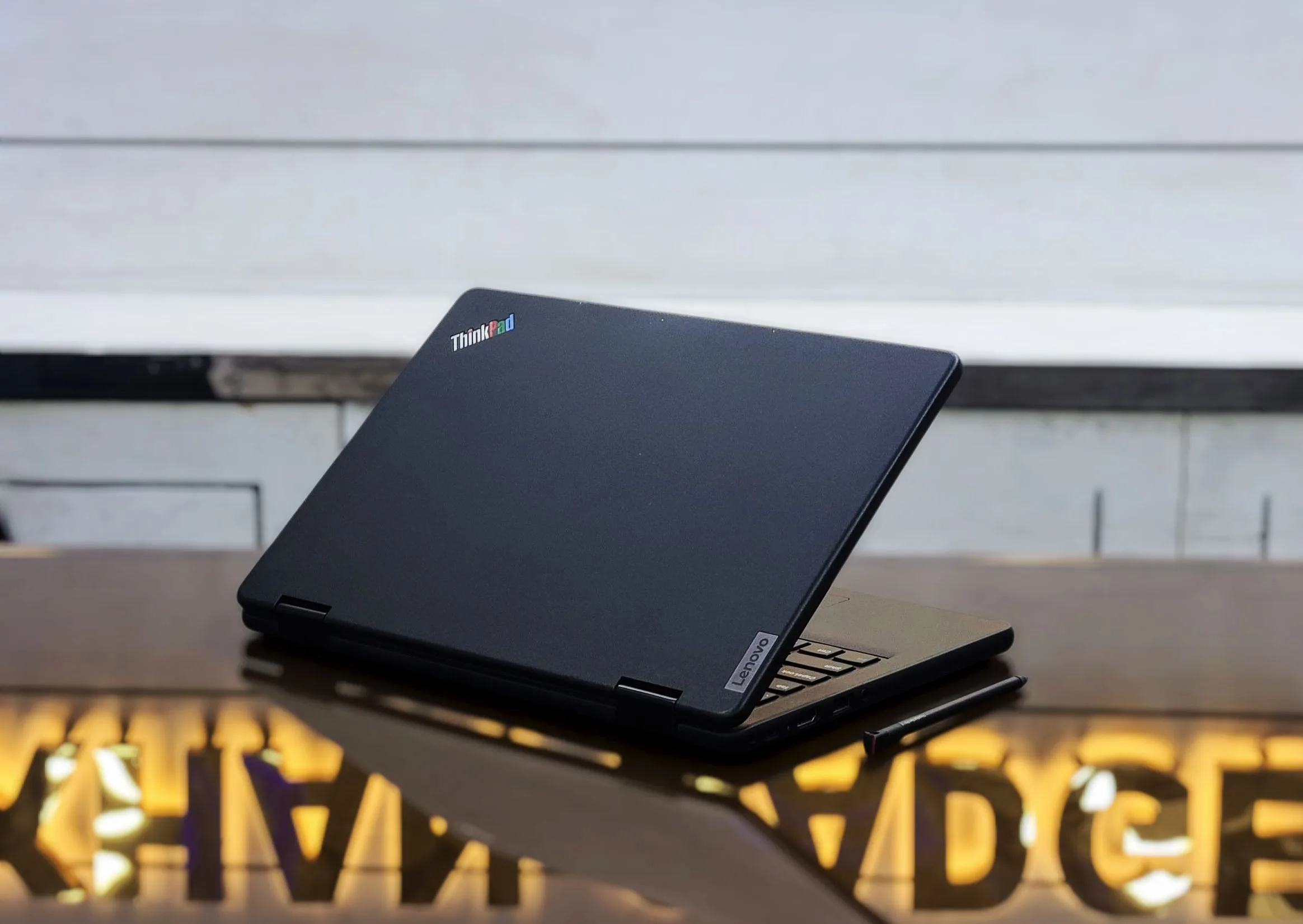 Lenovo Thinkpad 11e Yoga Gen 6 Core M3-8100Y 128GB SSD 8GB RAM 11.6" HD Glass Touchscreen Display Laptop With Stylus