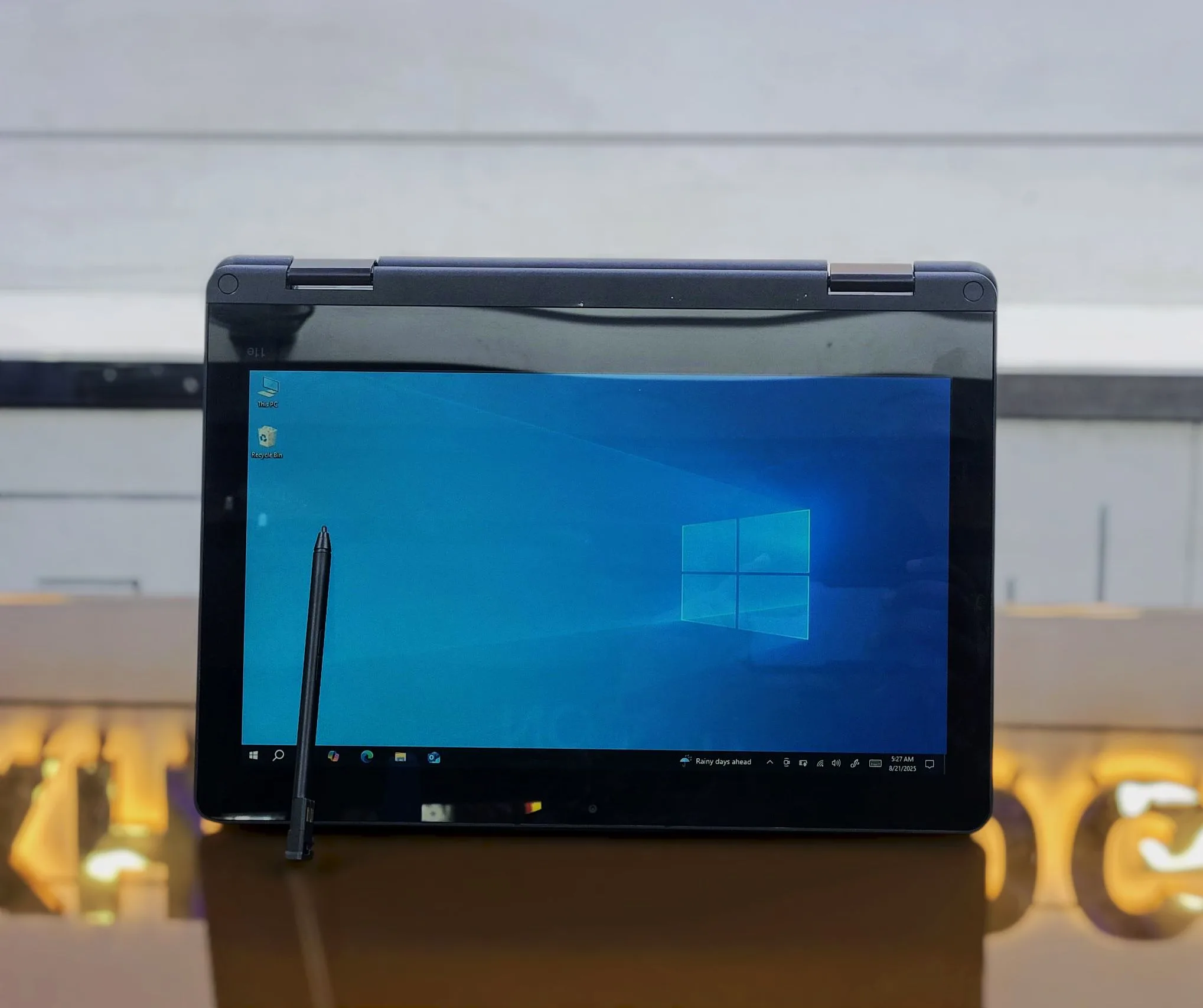 Lenovo Thinkpad 11e Yoga Gen 6 Core M3-8100Y 128GB SSD 8GB RAM 11.6" HD Glass Touchscreen Display Laptop With Stylus