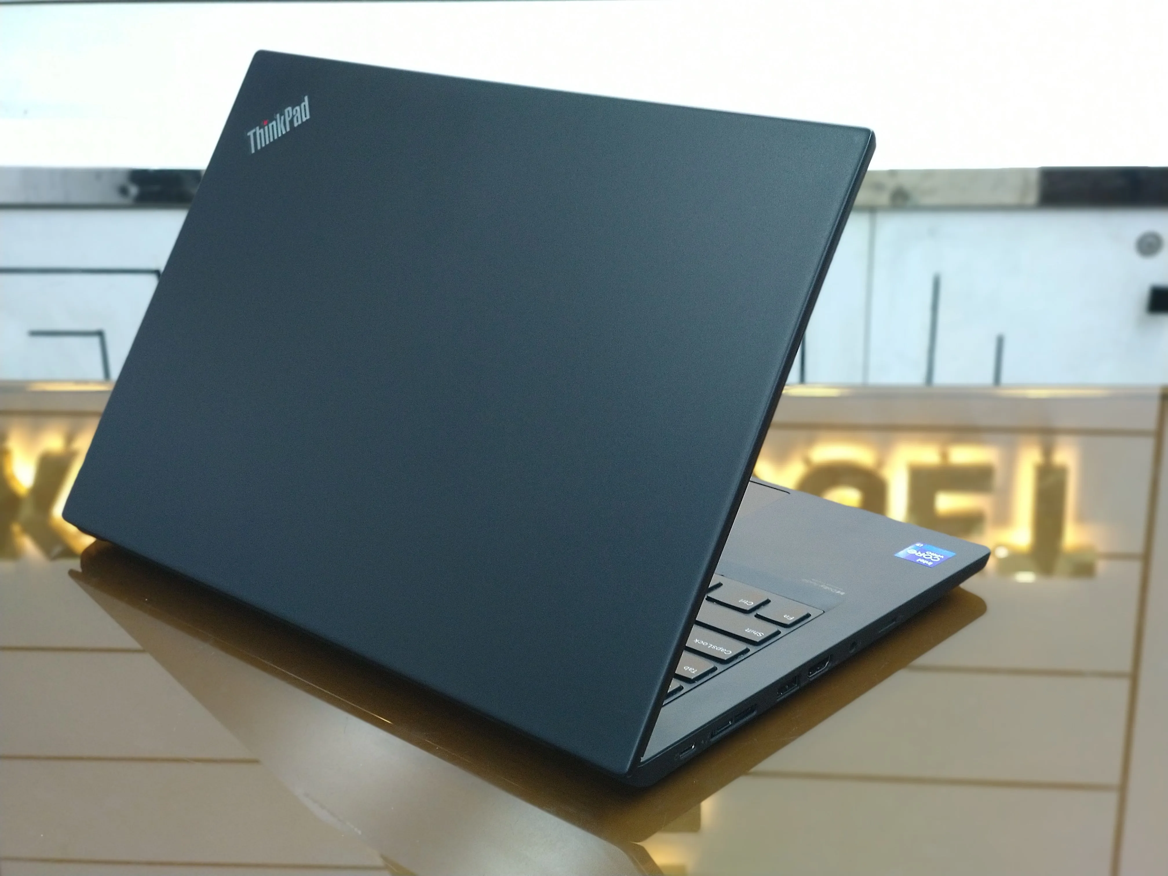 Lenovo ThinkPad P14s Gen 2 Core i7-1165G7 NVIDIA T500 With 4GB DDR6 Graphics 512GB SSD 16GB RAM 14" FHD Touchscreen Display Mobile Workstation Laptop