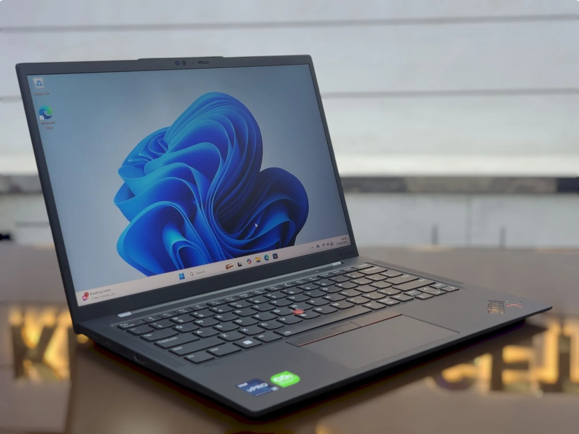 Lenovo ThinkPad X1 Carbon Gen 10 Core i7-1265U 512GB SSD 16GB RAM 14" FHD+ Display Laptop